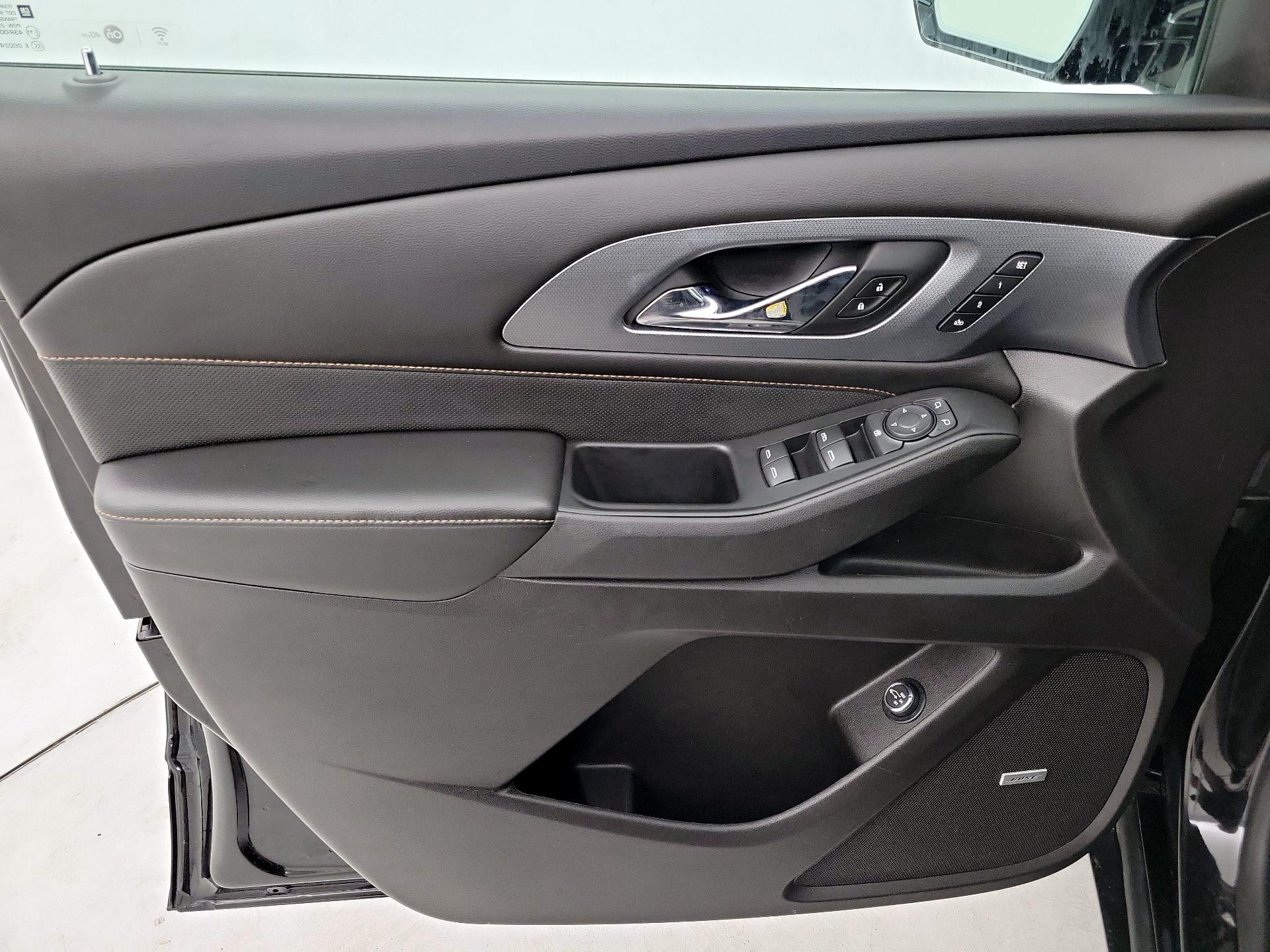 Thumbnail: 2018 Chevrolet Traverse - 12