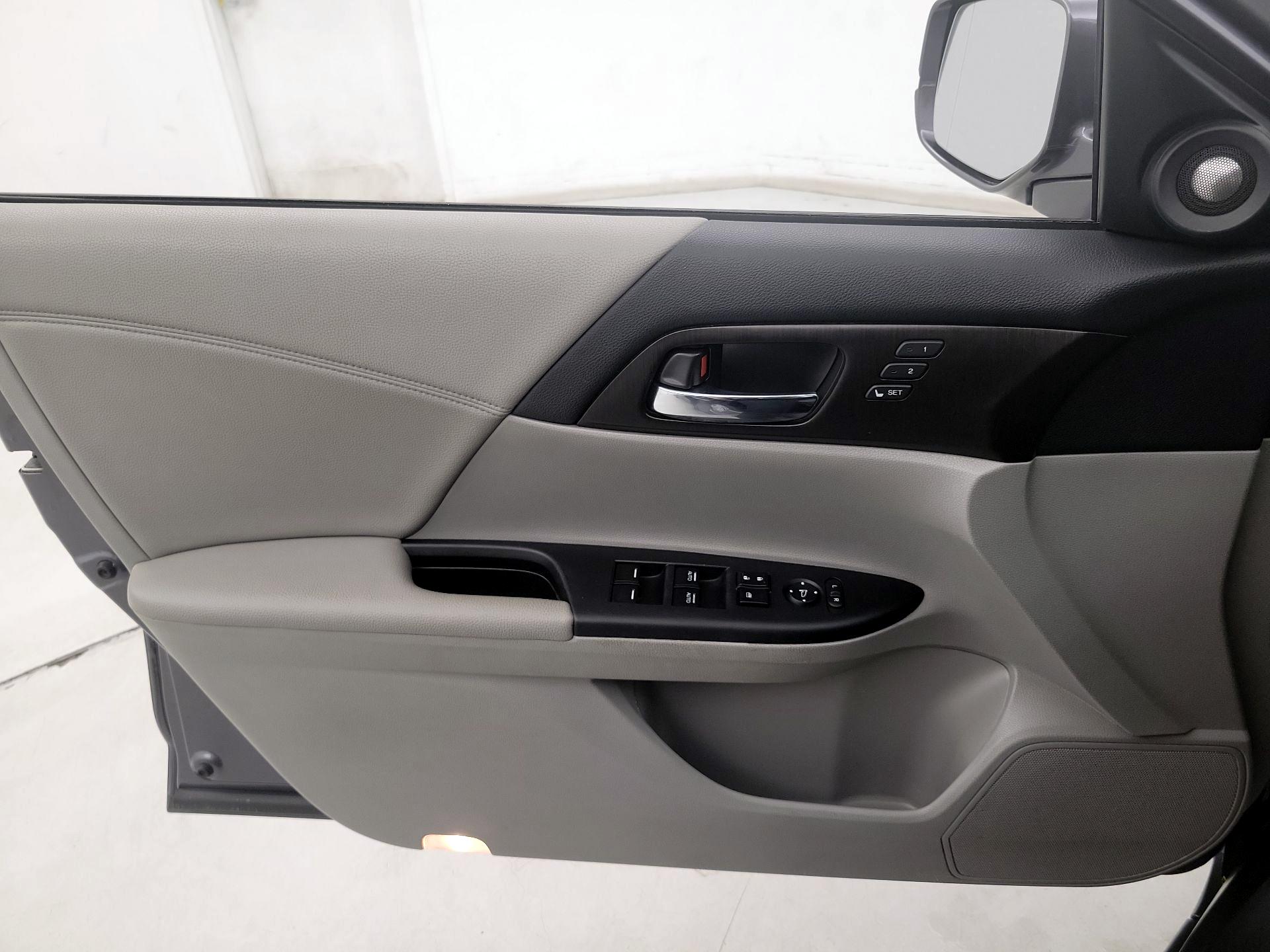 Thumbnail: 2015 Honda Accord - 12
