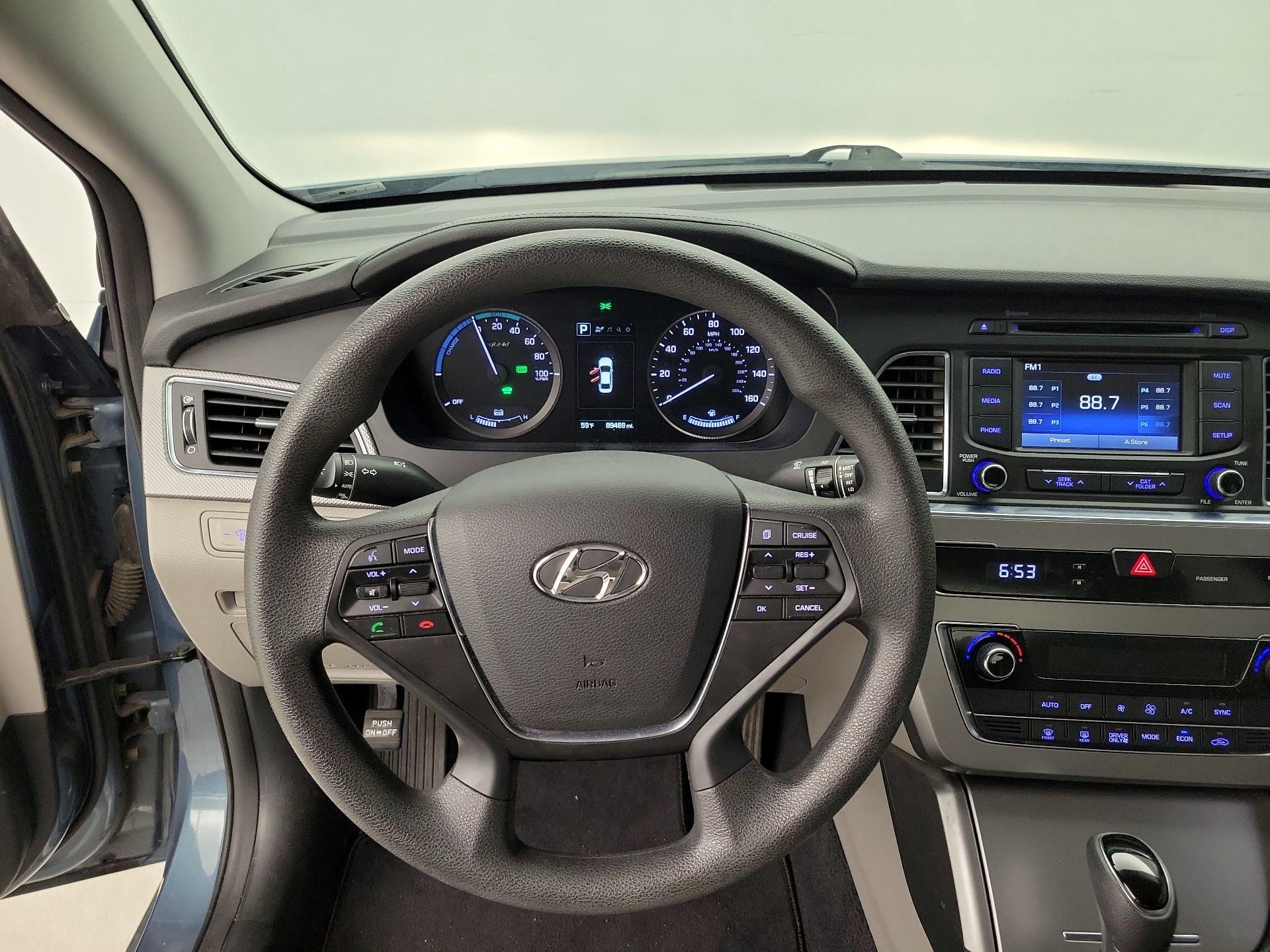 Thumbnail: 2016 Hyundai Sonata - 10