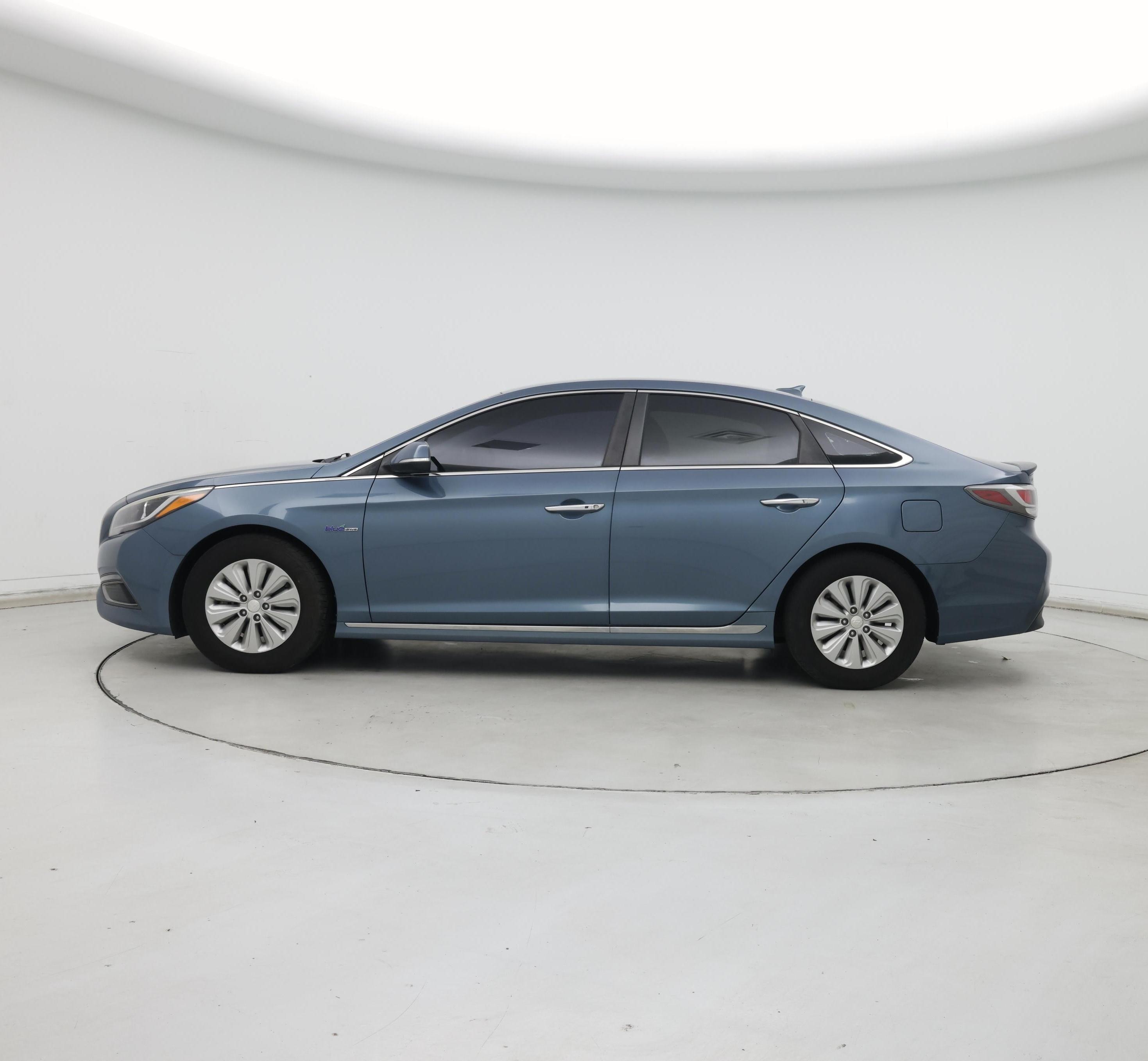 Thumbnail: 2016 Hyundai Sonata - 3