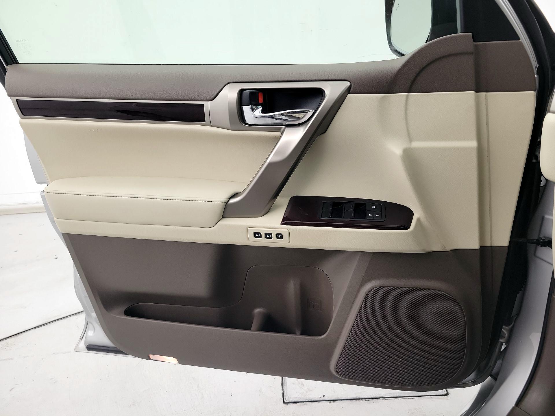 Thumbnail: 2014 Lexus GX - 12