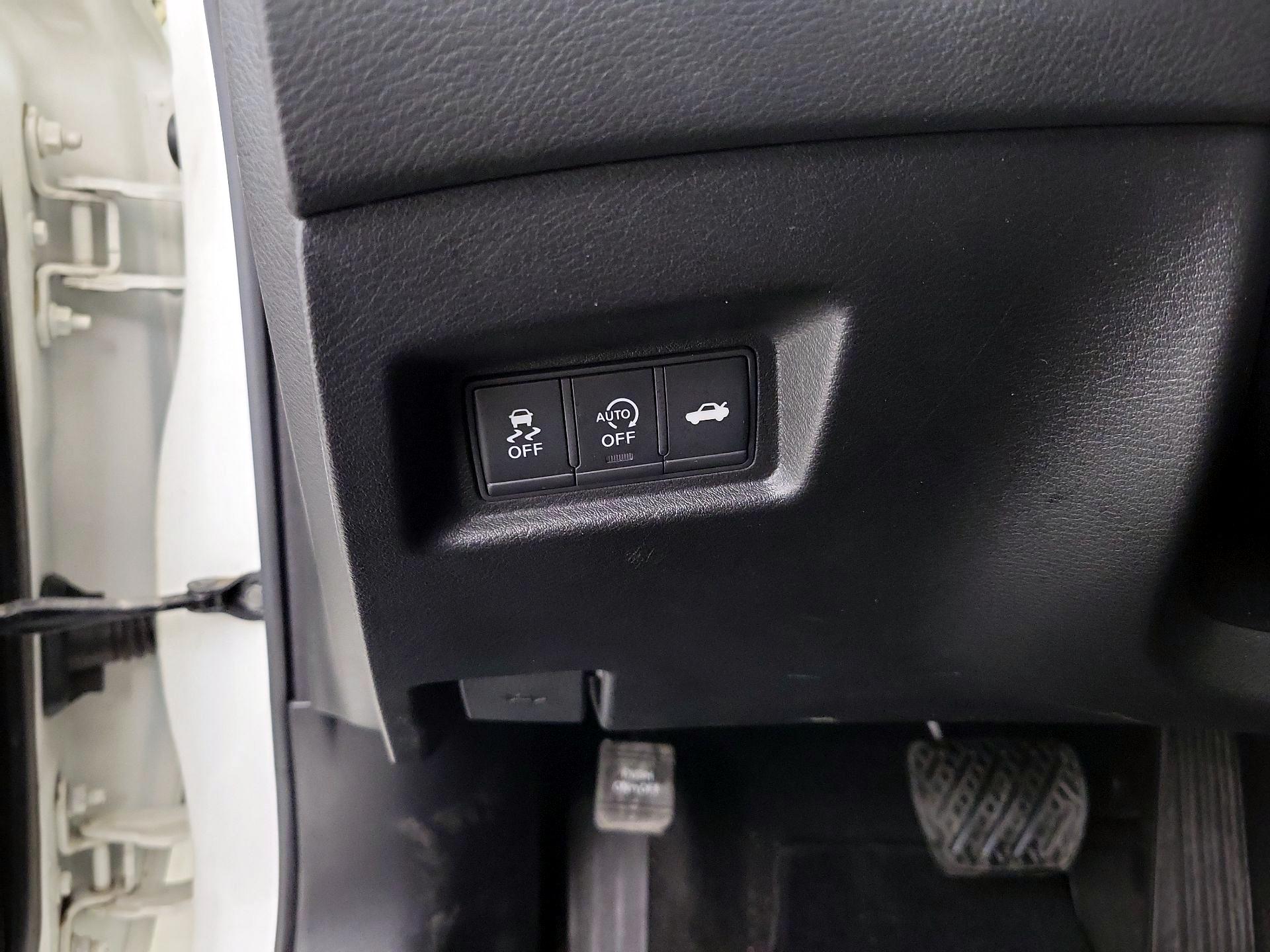 Thumbnail: 2017 INFINITI Q50 - 13