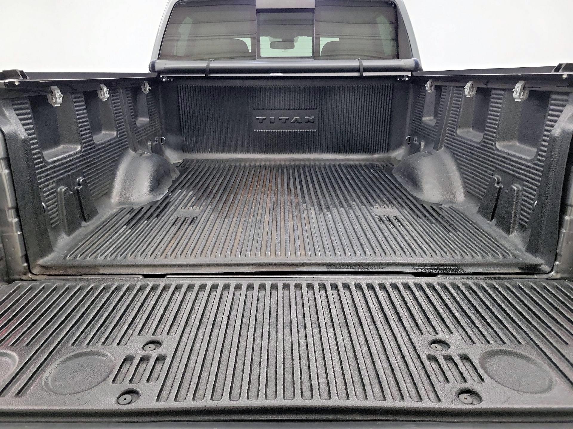 Thumbnail: 2017 Nissan Titan - 20