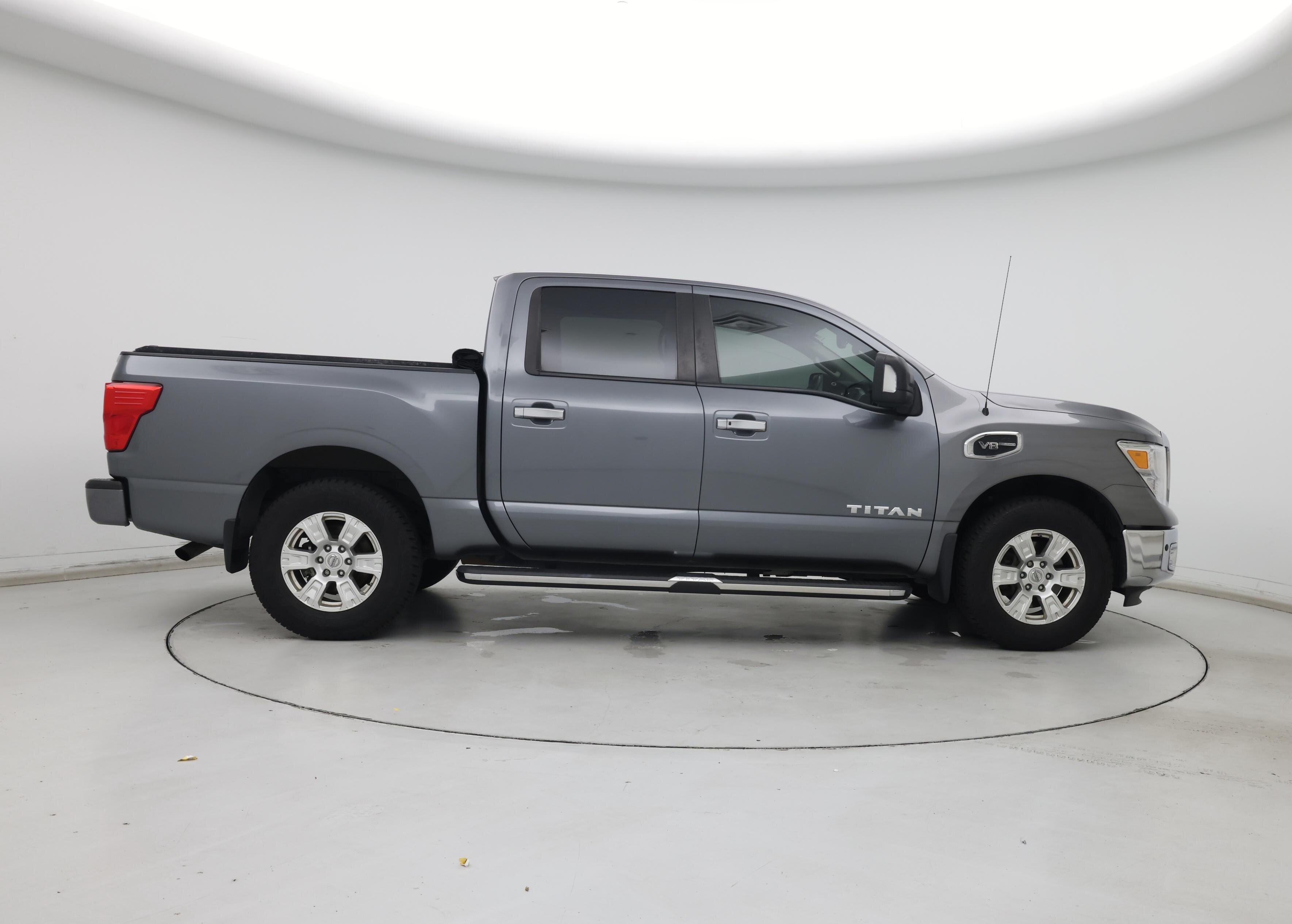 Thumbnail: 2017 Nissan Titan - 7