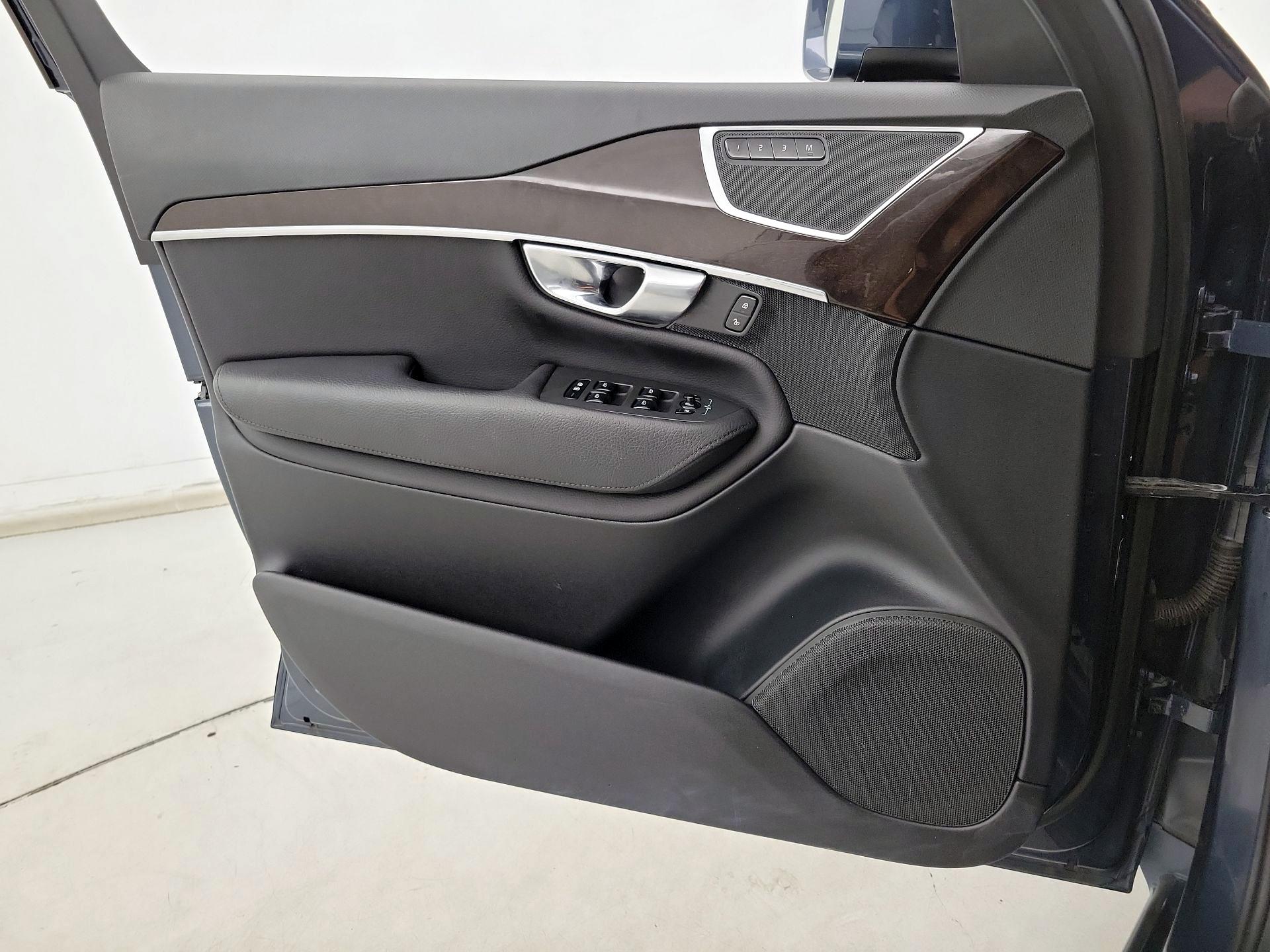 Thumbnail: 2019 Volvo XC90 - 12