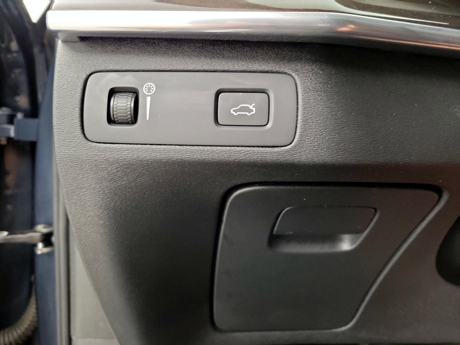 Thumbnail: 2019 Volvo XC90 - 13