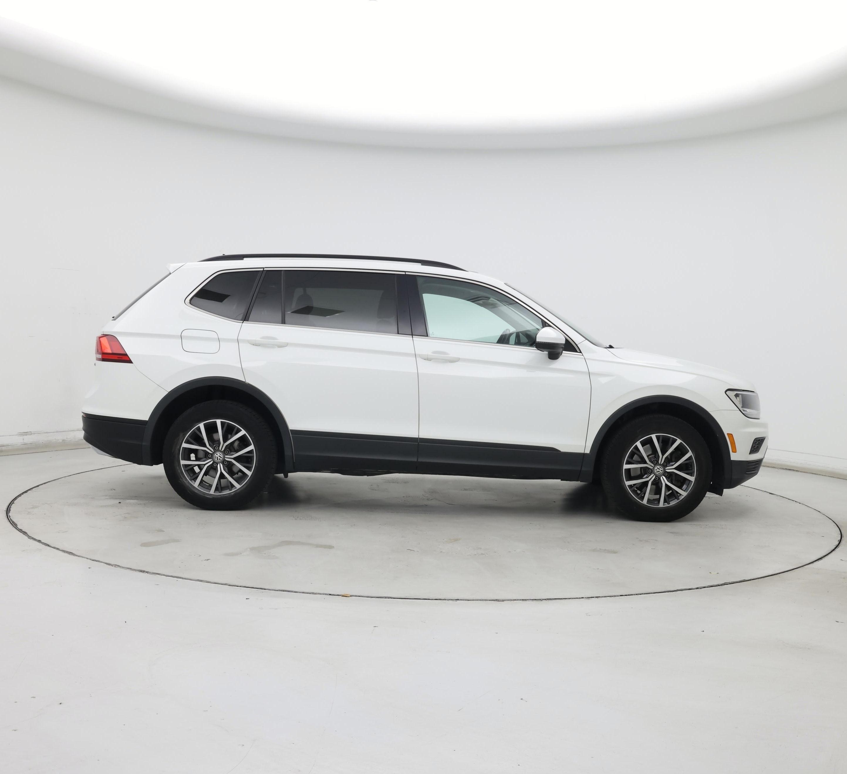 Thumbnail: 2019 Volkswagen Tiguan - 7
