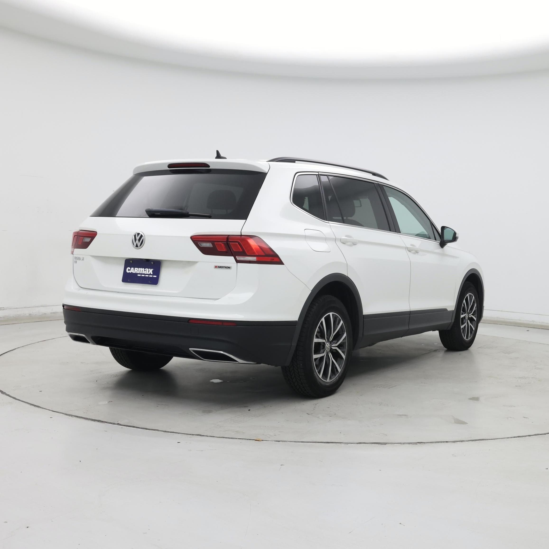 Thumbnail: 2019 Volkswagen Tiguan - 8