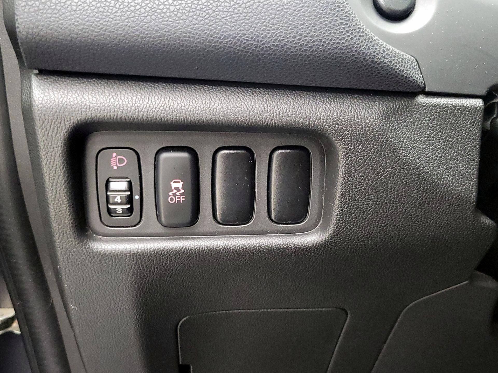 Thumbnail: 2016 Mitsubishi Outlander Sport - 13