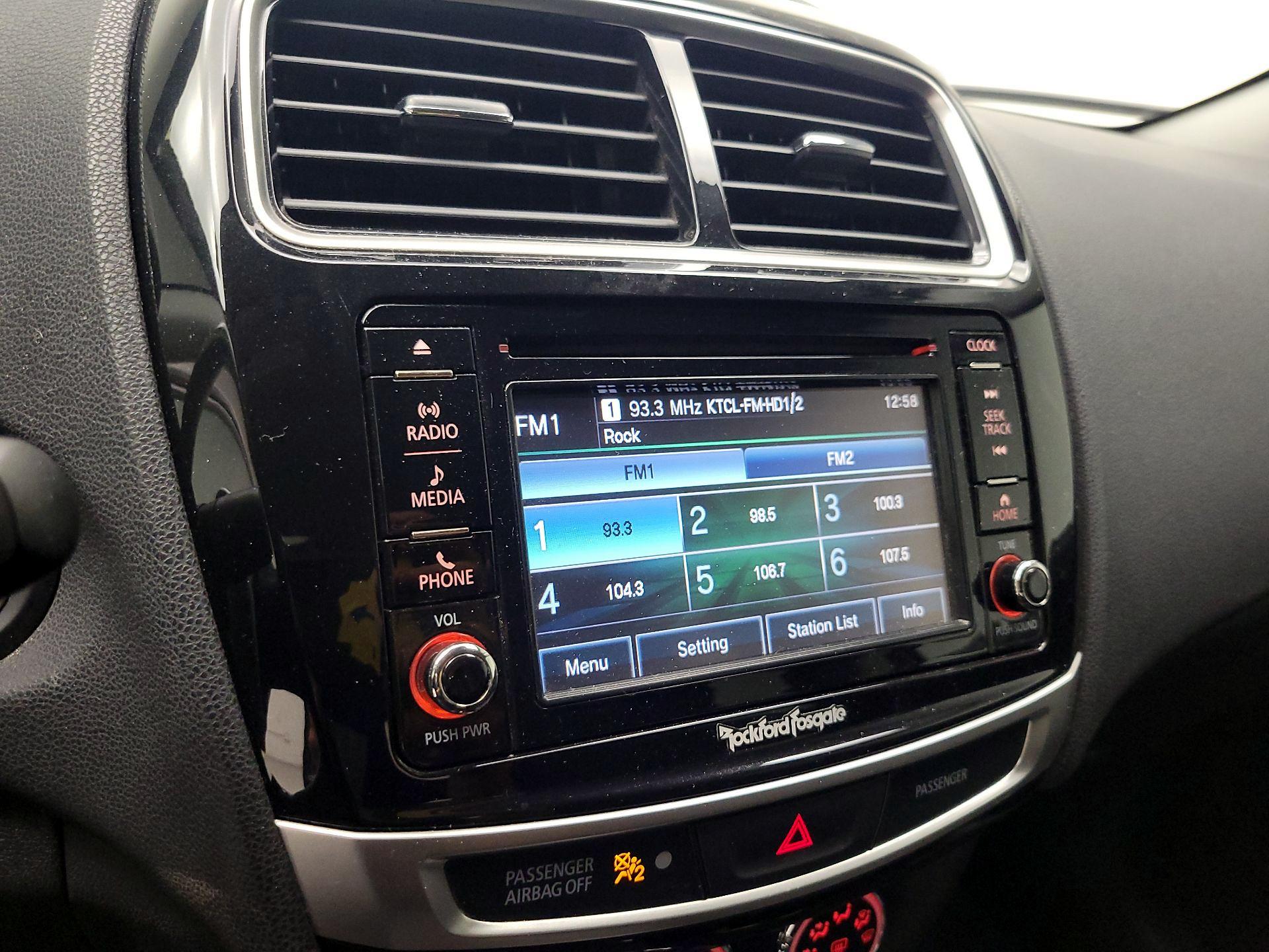 Thumbnail: 2016 Mitsubishi Outlander Sport - 15
