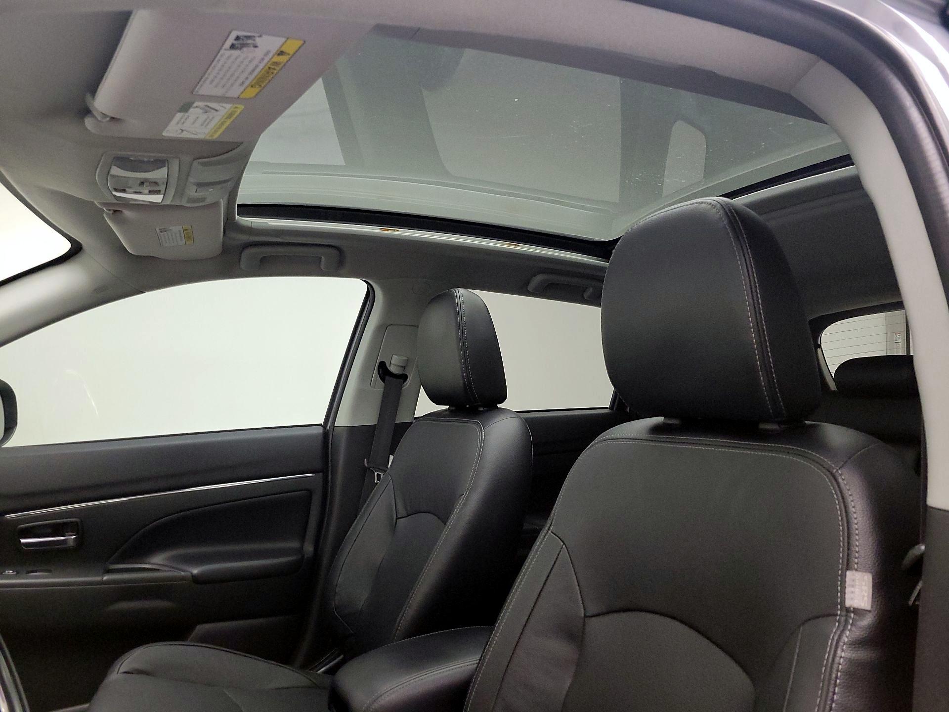 Thumbnail: 2016 Mitsubishi Outlander Sport - 19