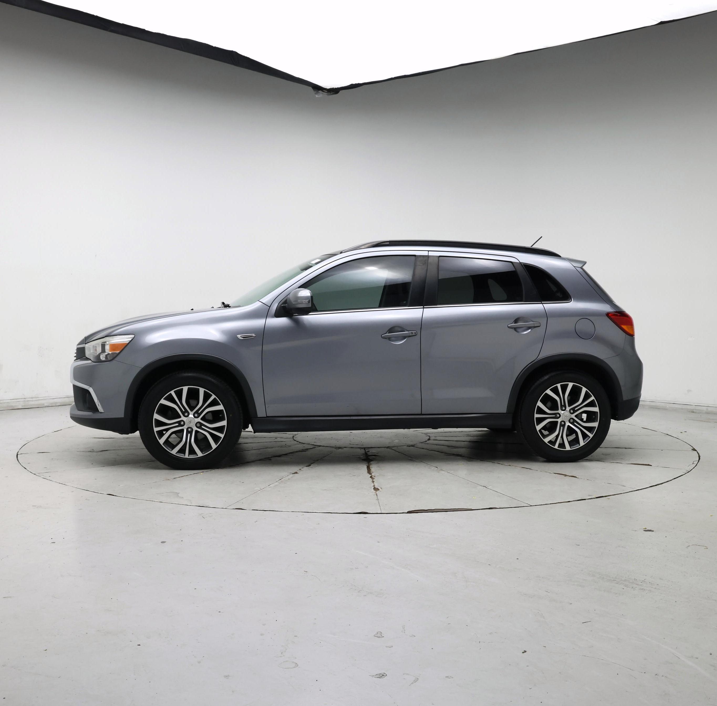 Thumbnail: 2016 Mitsubishi Outlander Sport - 3