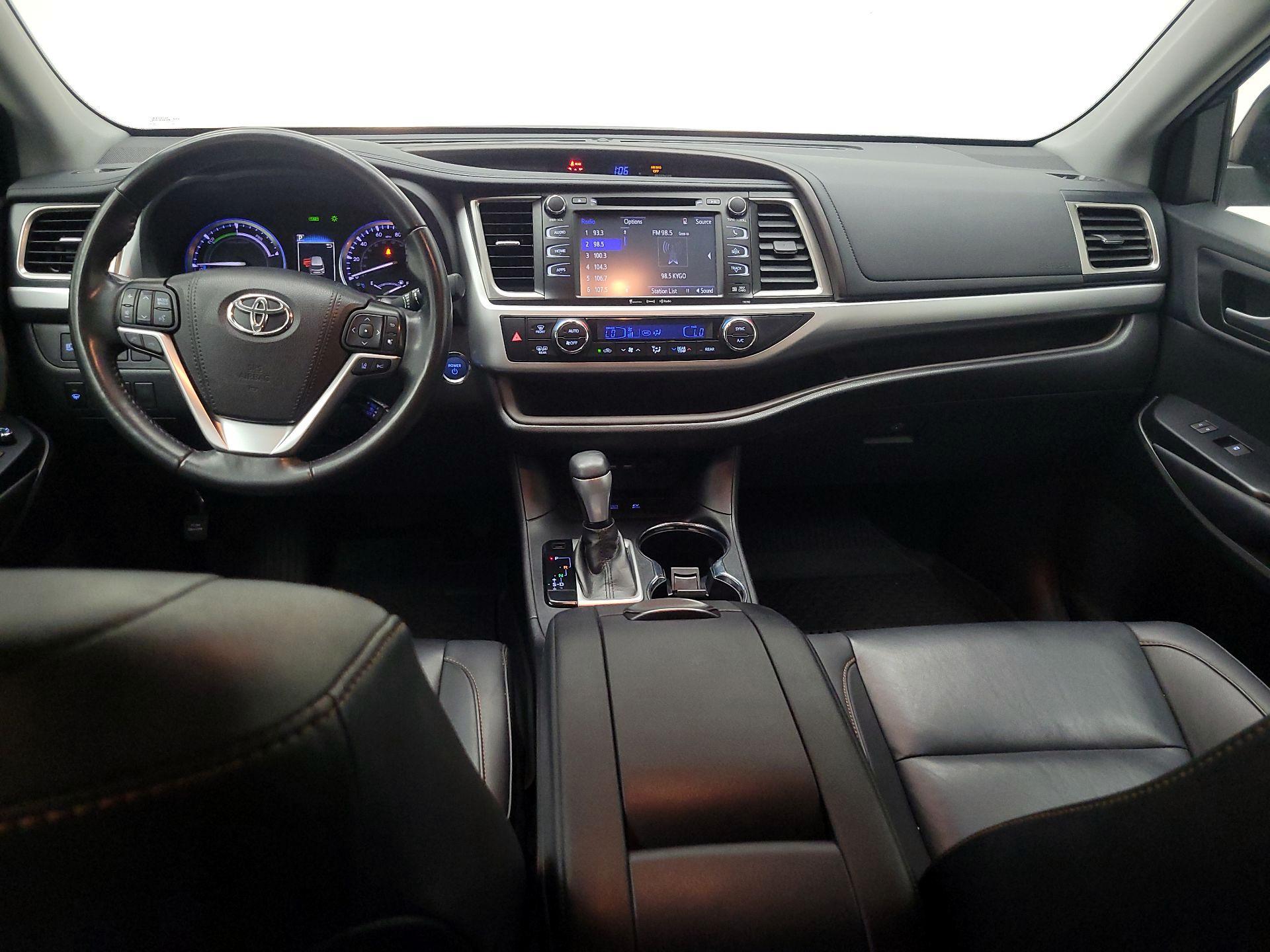 Thumbnail: 2019 Toyota Highlander - 9