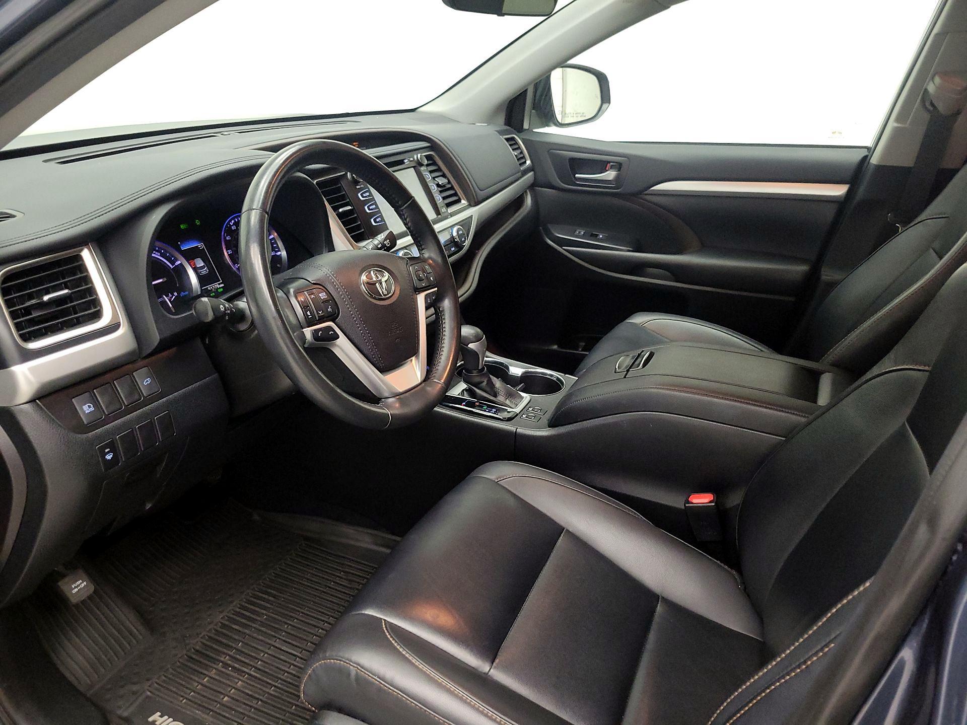Thumbnail: 2019 Toyota Highlander - 11