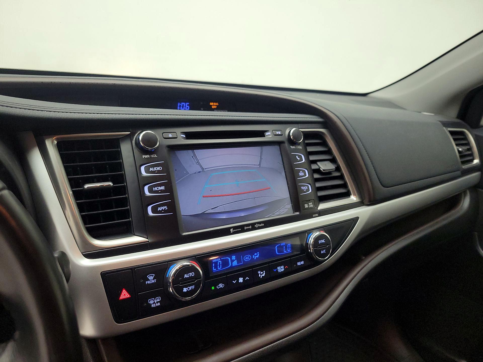 Thumbnail: 2019 Toyota Highlander - 14