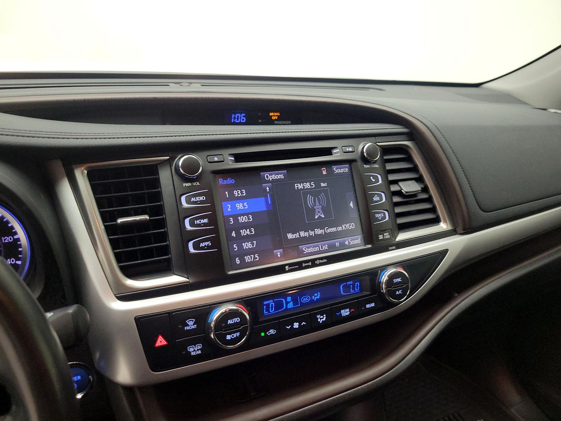 Thumbnail: 2019 Toyota Highlander - 15