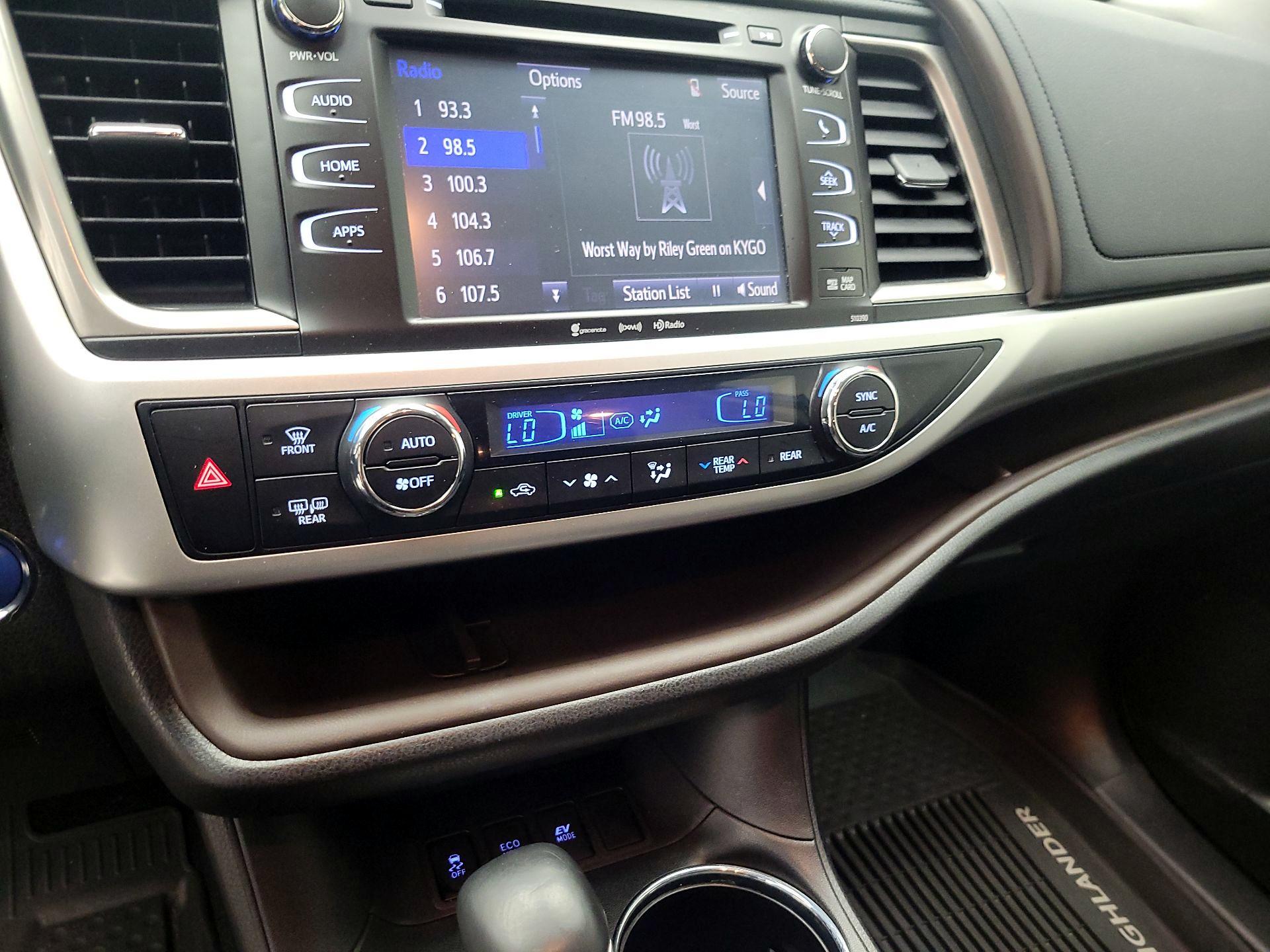 Thumbnail: 2019 Toyota Highlander - 16