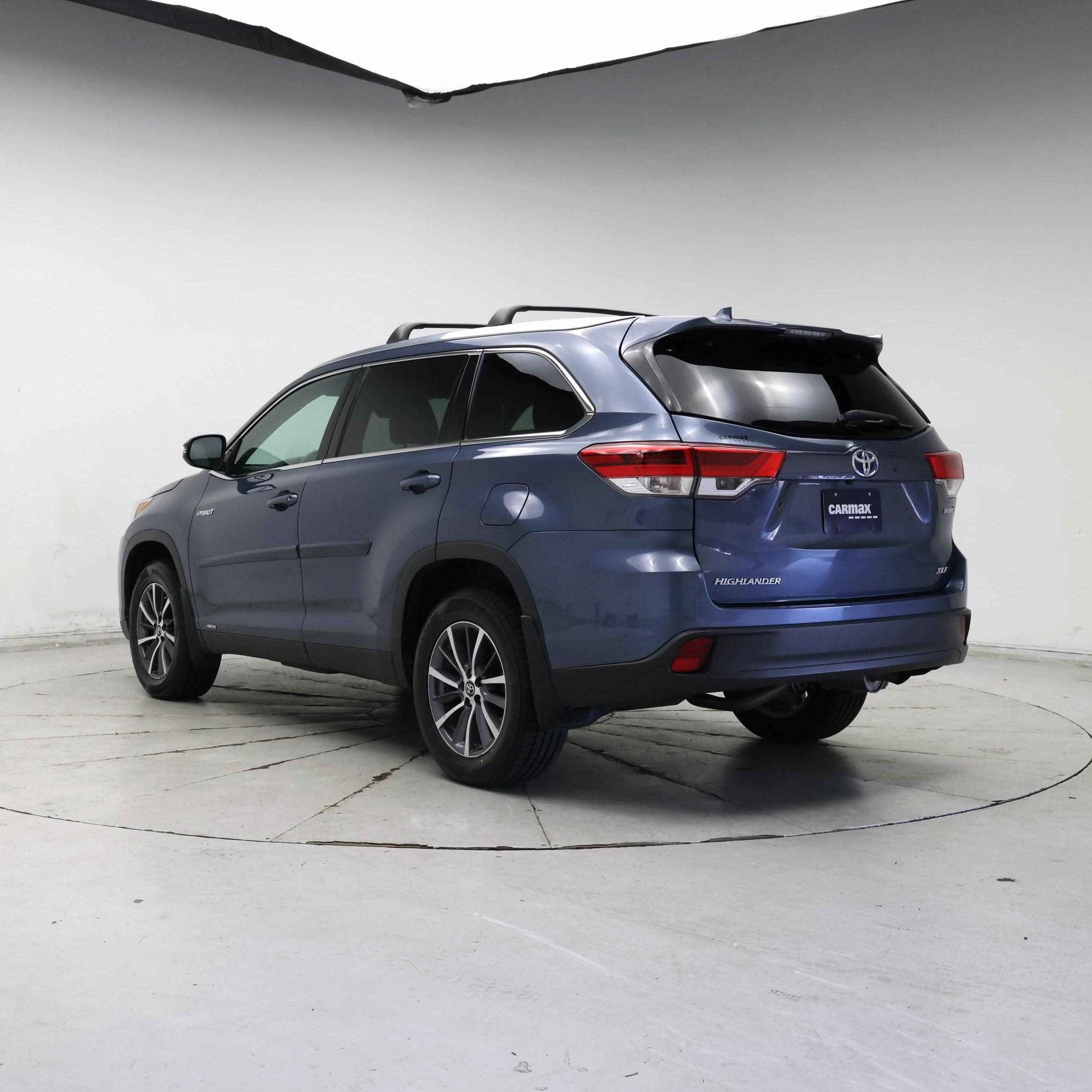Thumbnail: 2019 Toyota Highlander - 2
