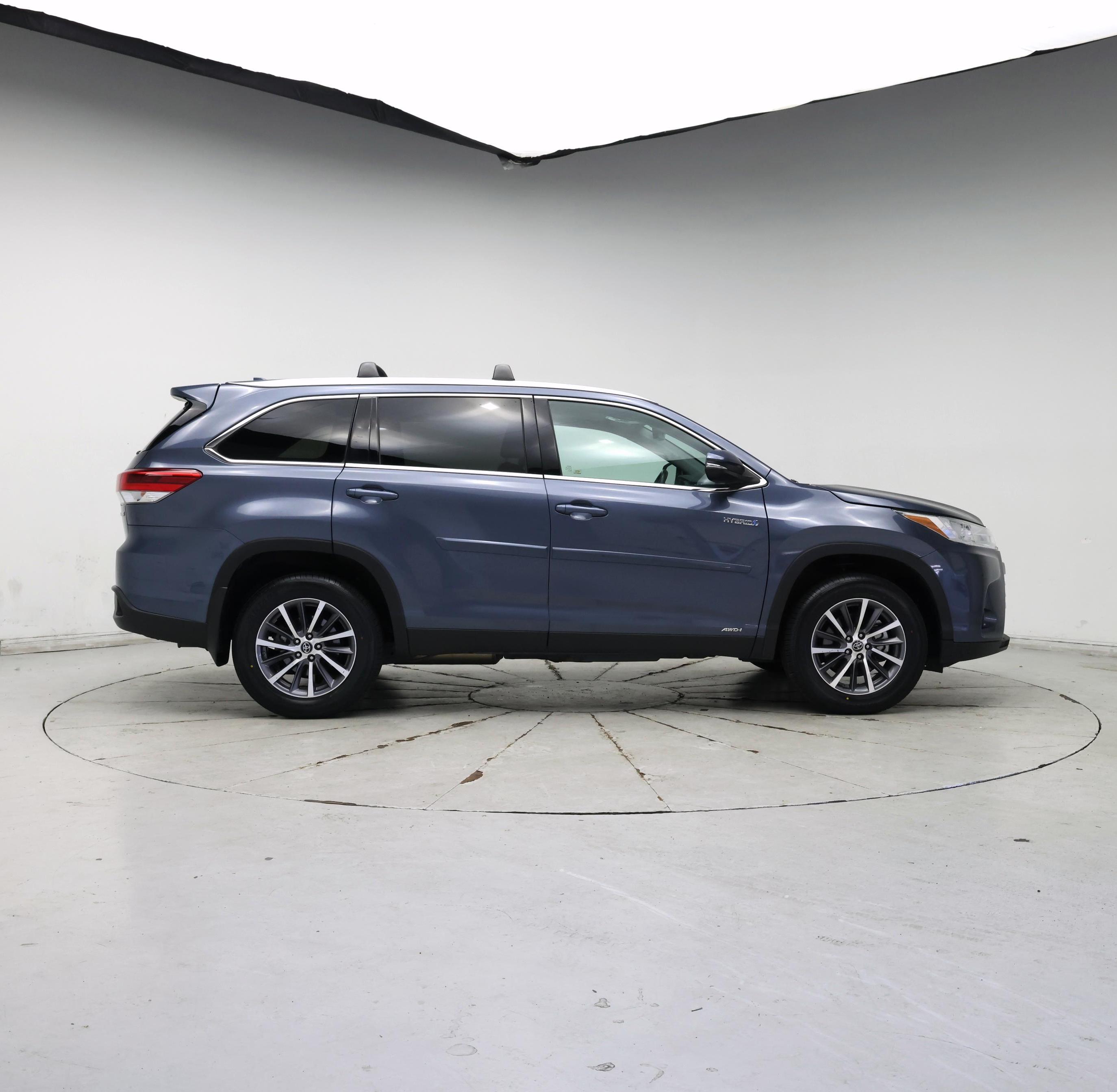 Thumbnail: 2019 Toyota Highlander - 7