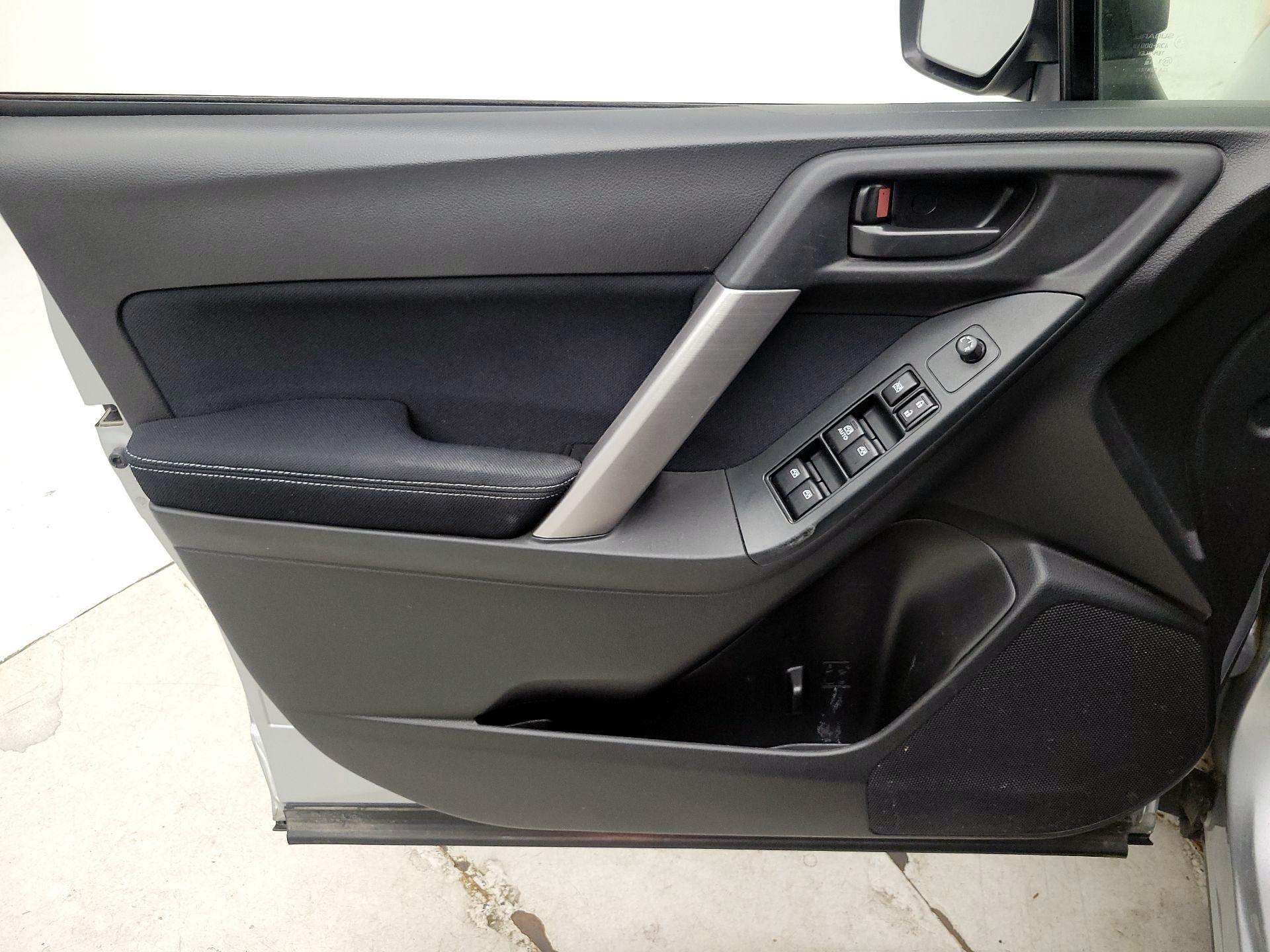Thumbnail: 2015 Subaru Forester - 12