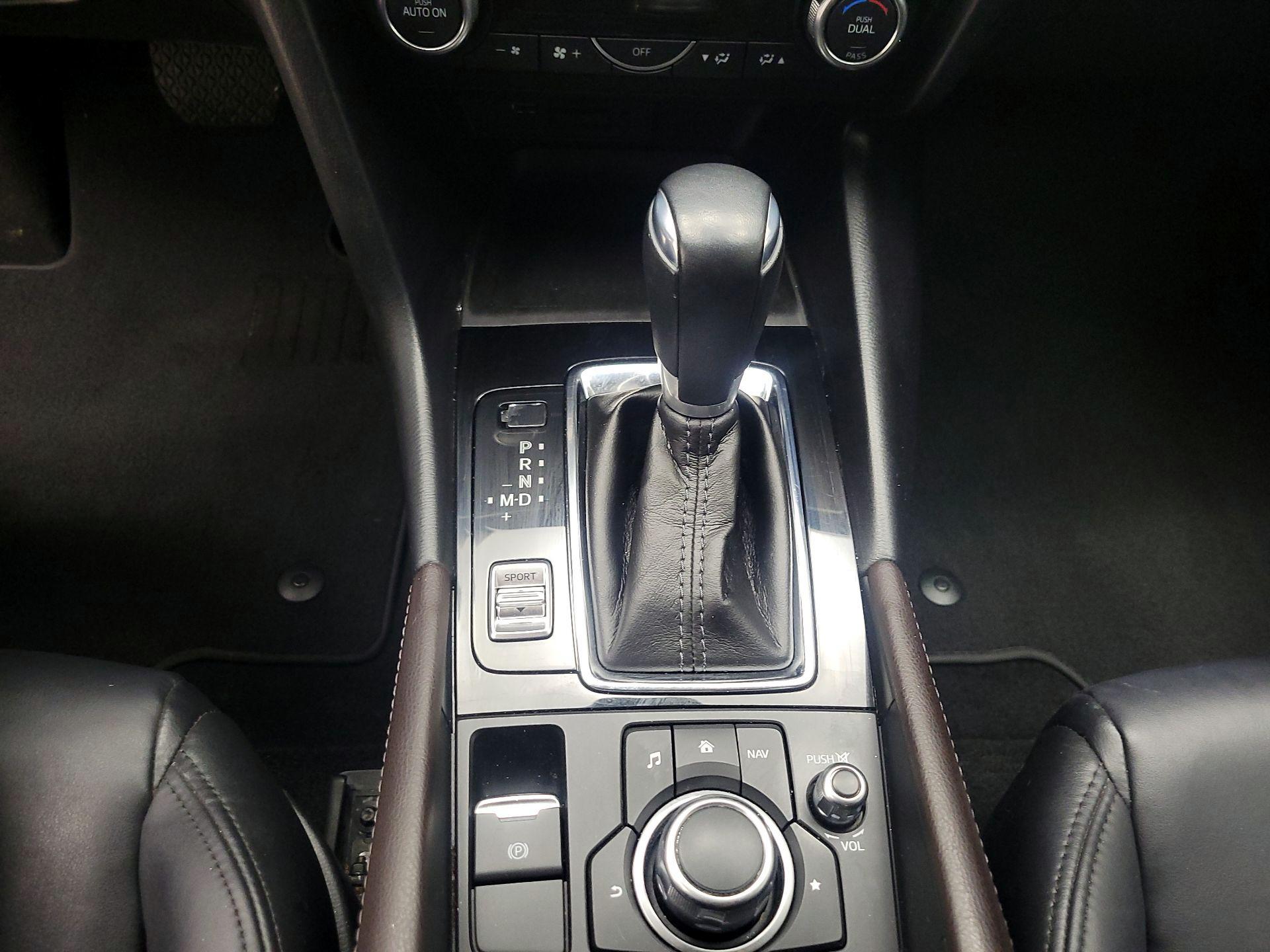 Thumbnail: 2017 Mazda Mazda3 - 18