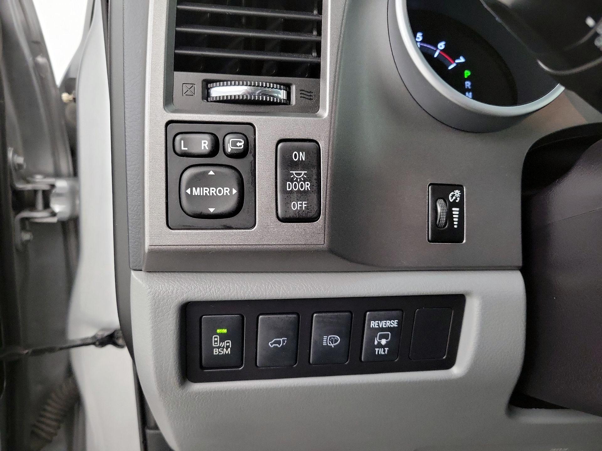 Thumbnail: 2017 Toyota Sequoia - 13