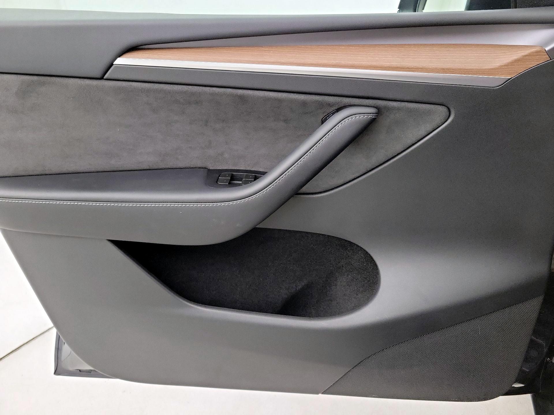 Thumbnail: 2024 Tesla Model Y - 12