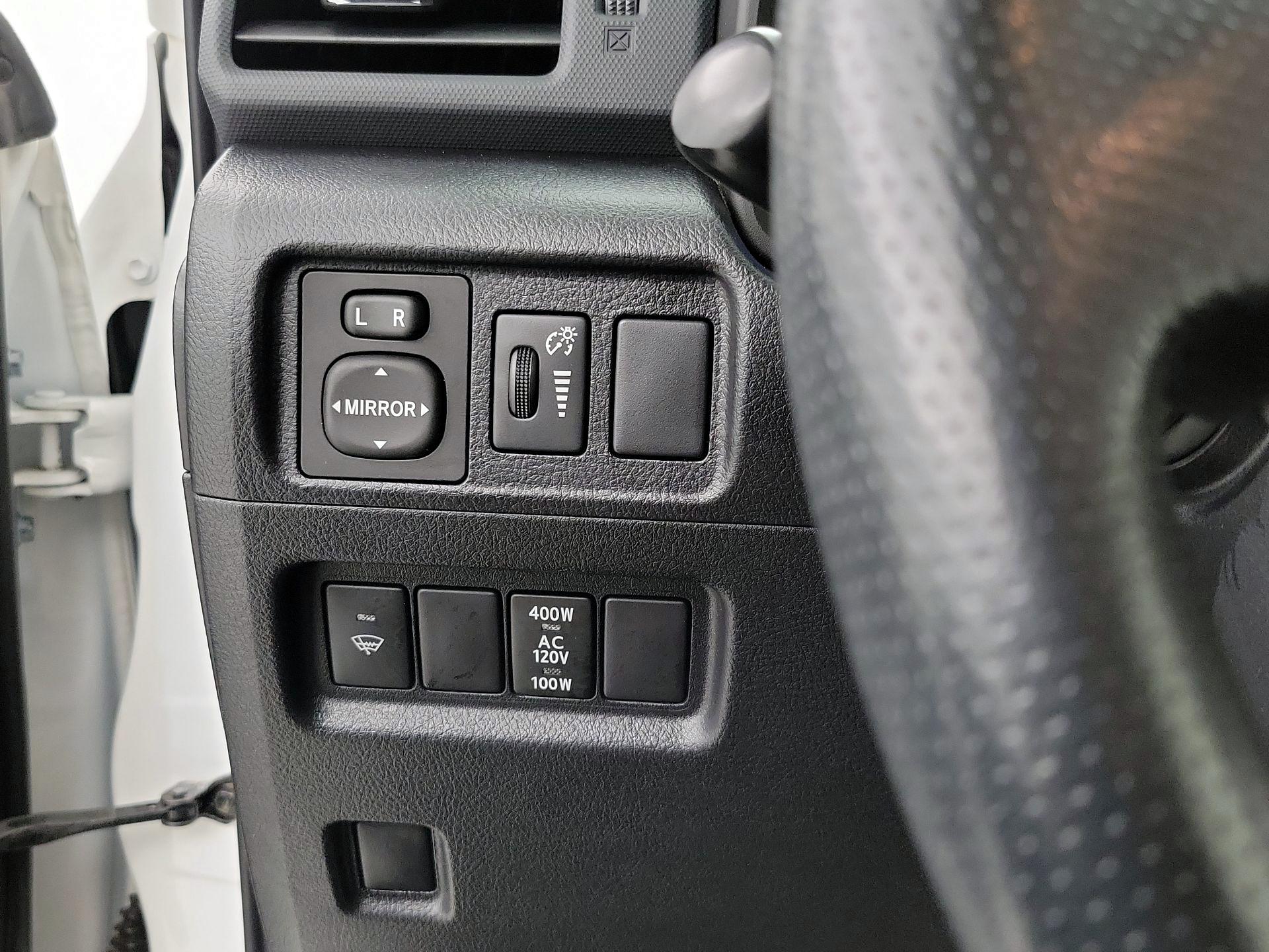Thumbnail: 2016 Toyota 4Runner - 13