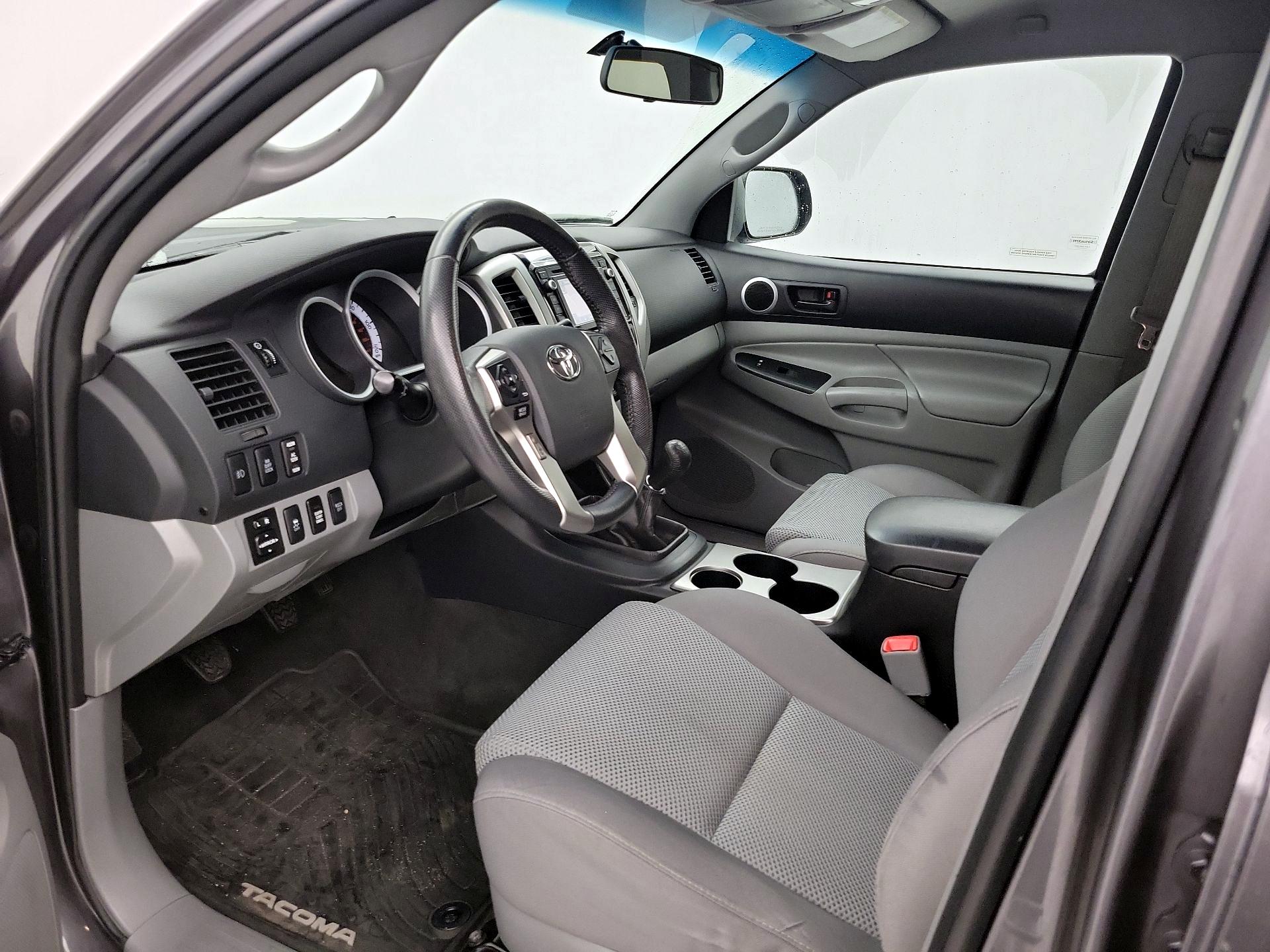 Thumbnail: 2015 Toyota Tacoma - 11