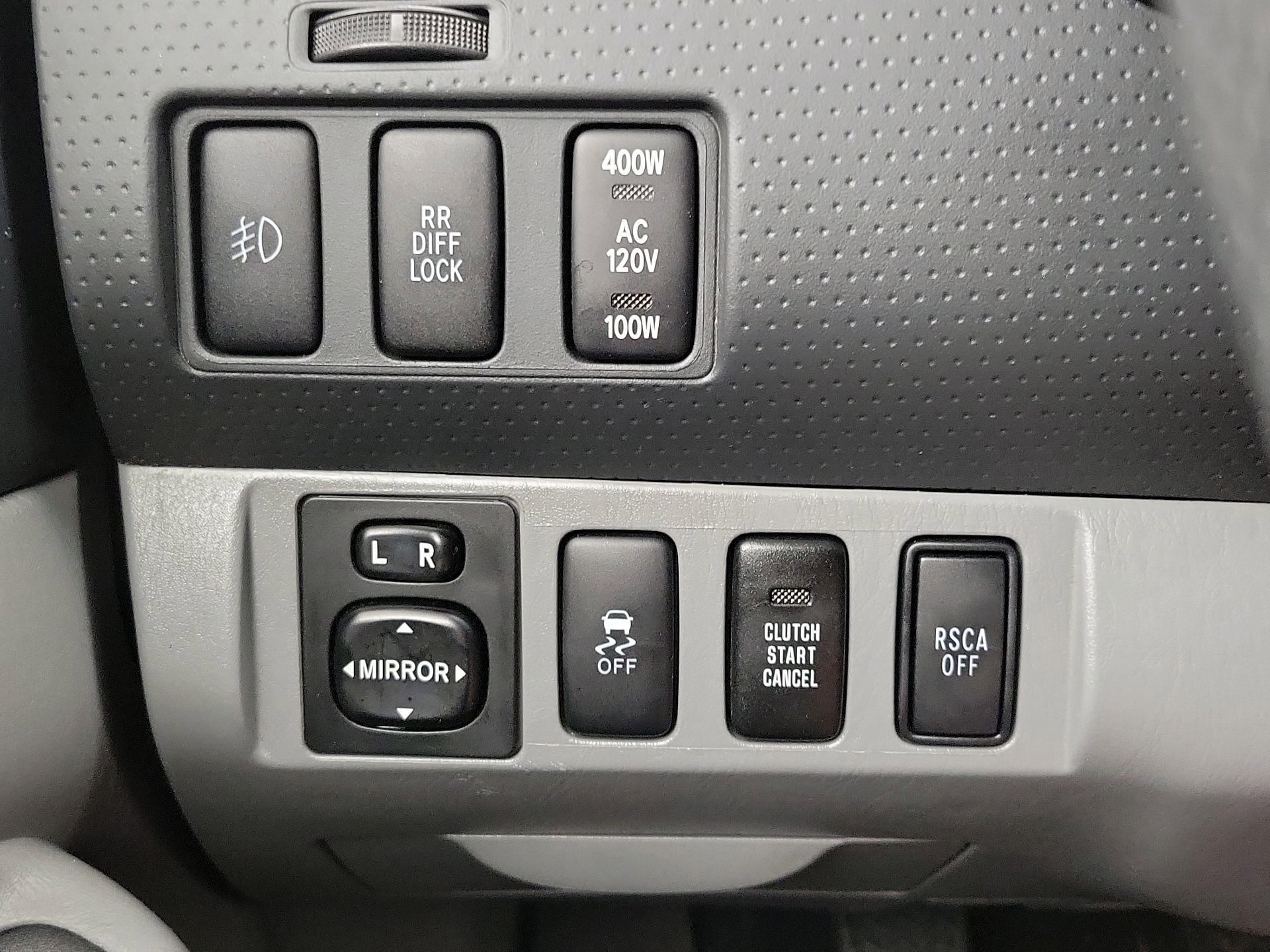 Thumbnail: 2015 Toyota Tacoma - 13