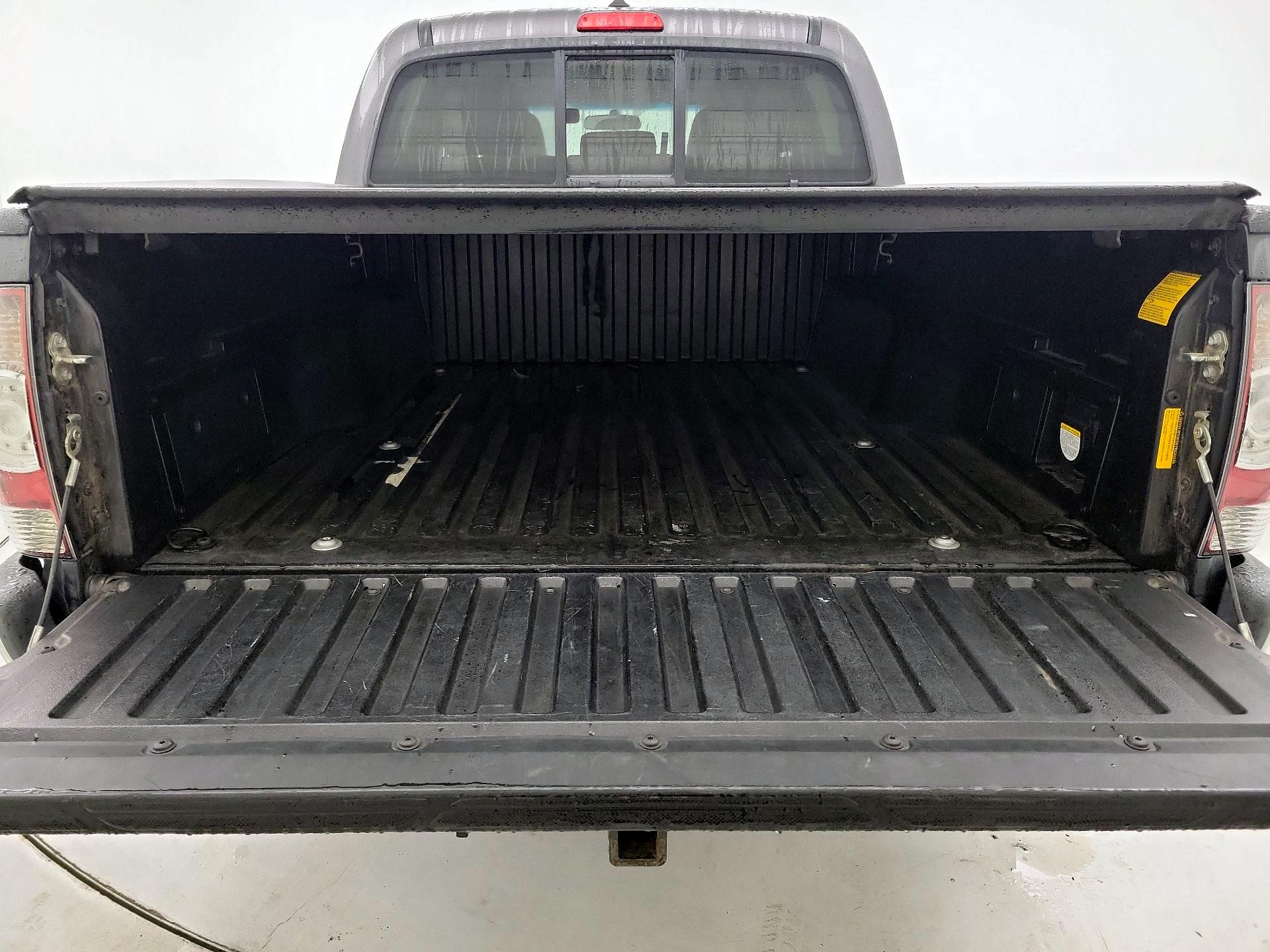 Thumbnail: 2015 Toyota Tacoma - 20