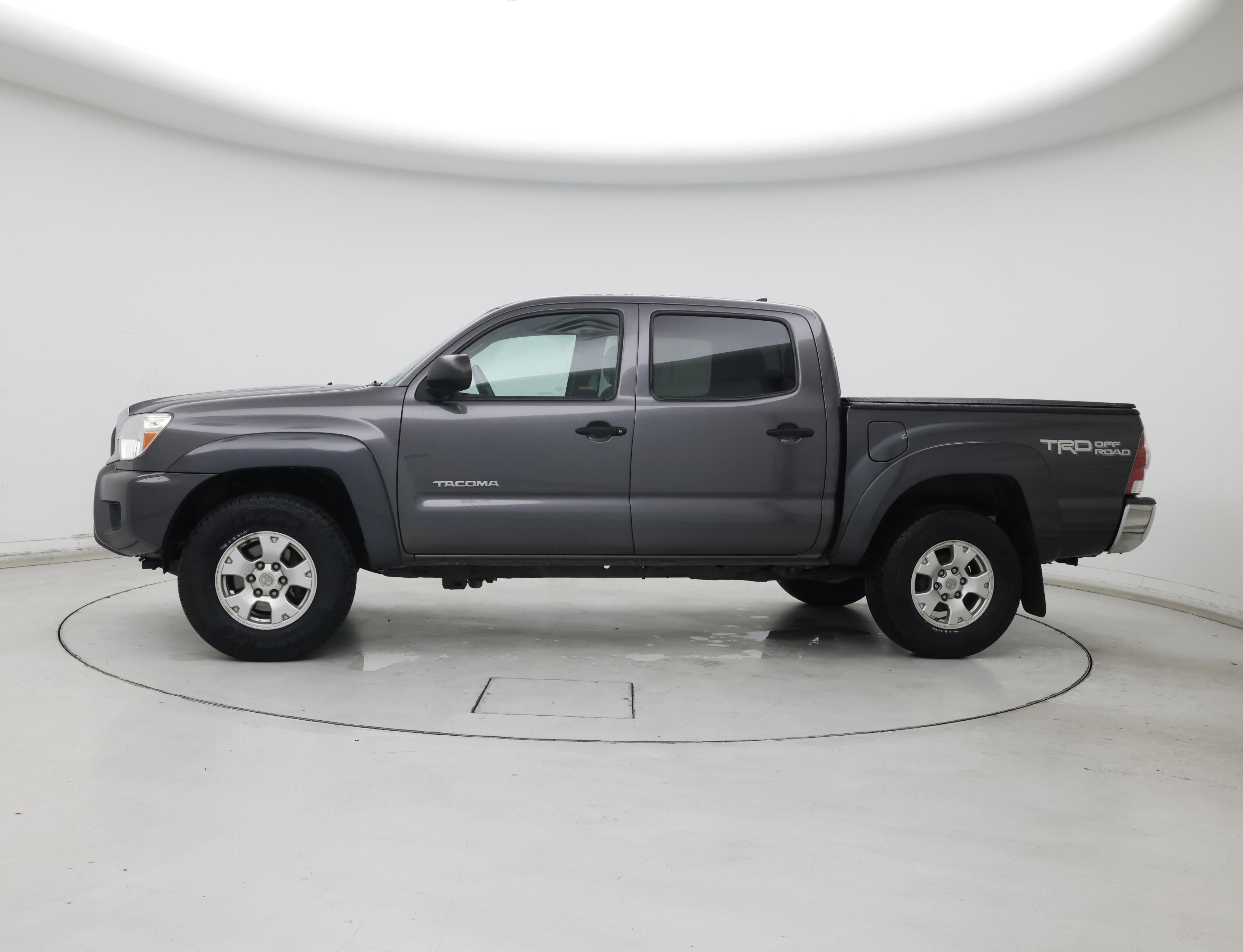Thumbnail: 2015 Toyota Tacoma - 3