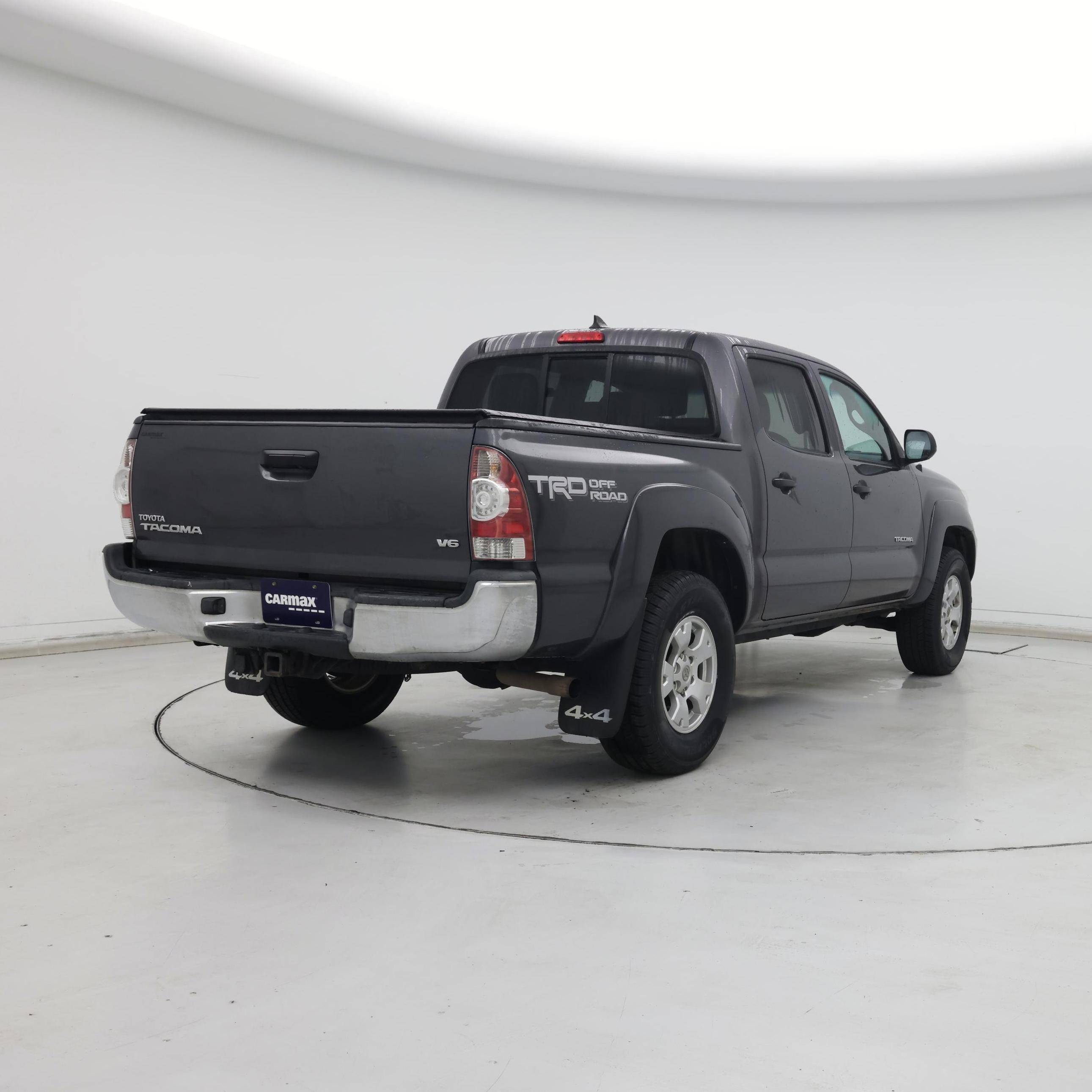 Thumbnail: 2015 Toyota Tacoma - 8