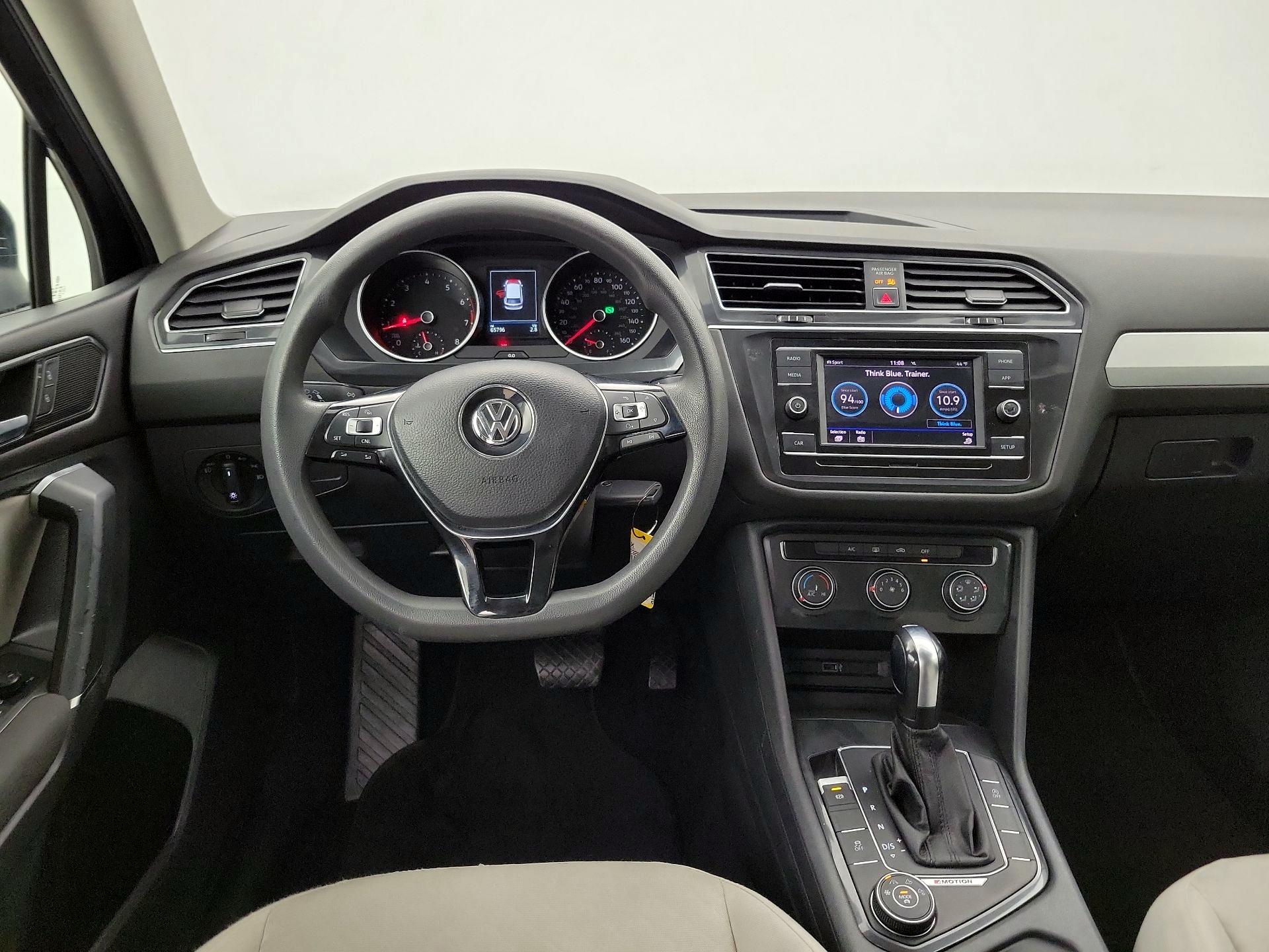 Thumbnail: 2018 Volkswagen Tiguan - 10