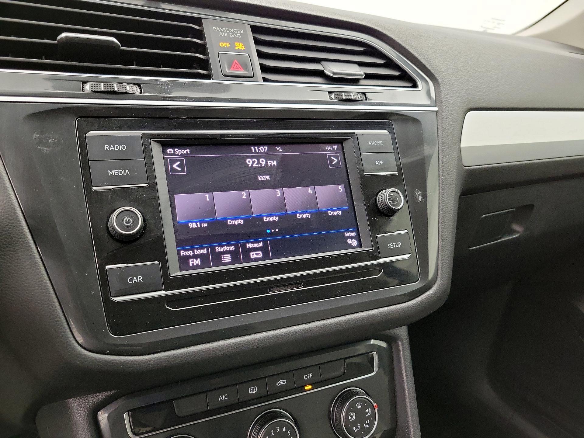 Thumbnail: 2018 Volkswagen Tiguan - 15