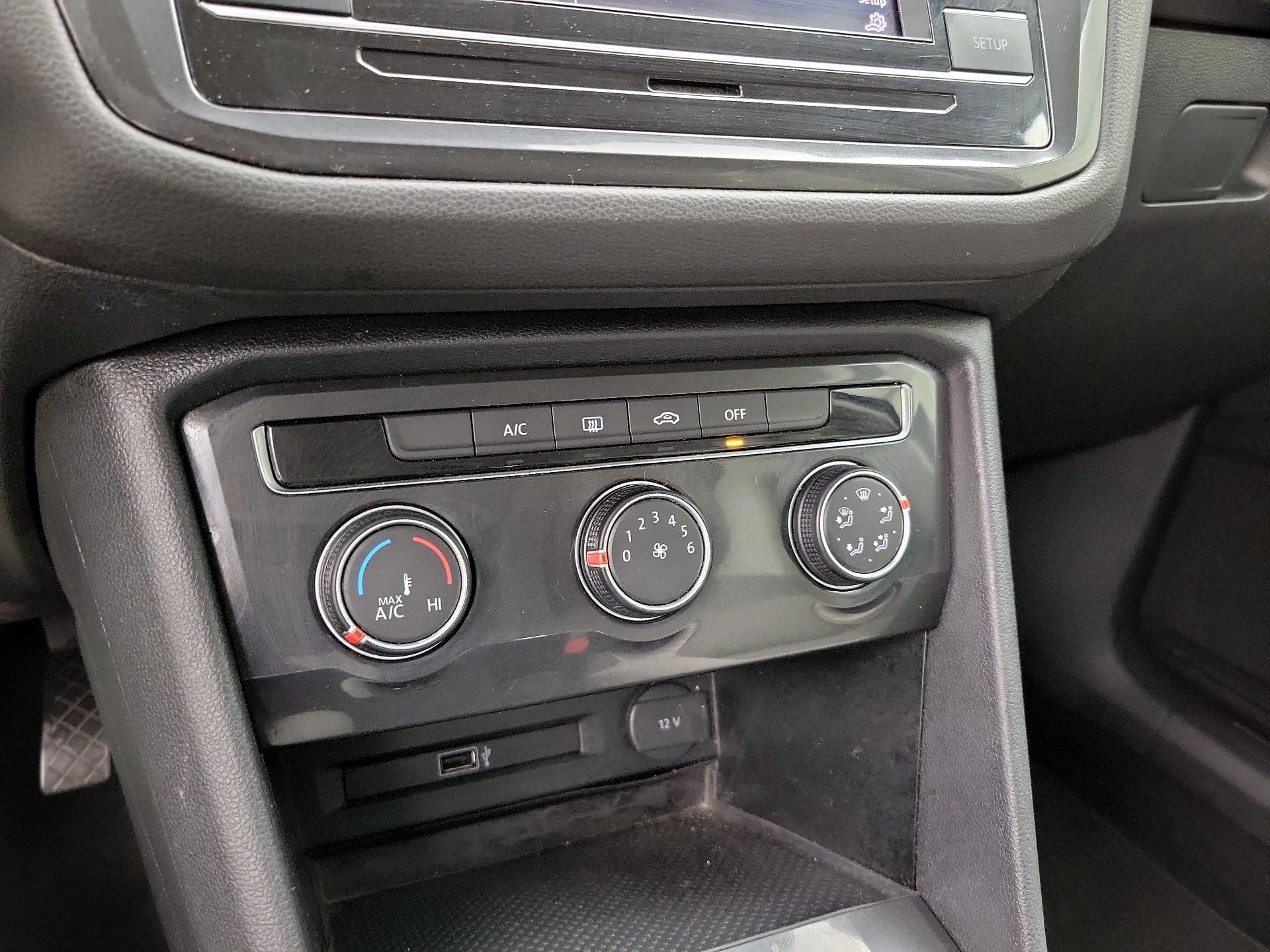 Thumbnail: 2018 Volkswagen Tiguan - 16