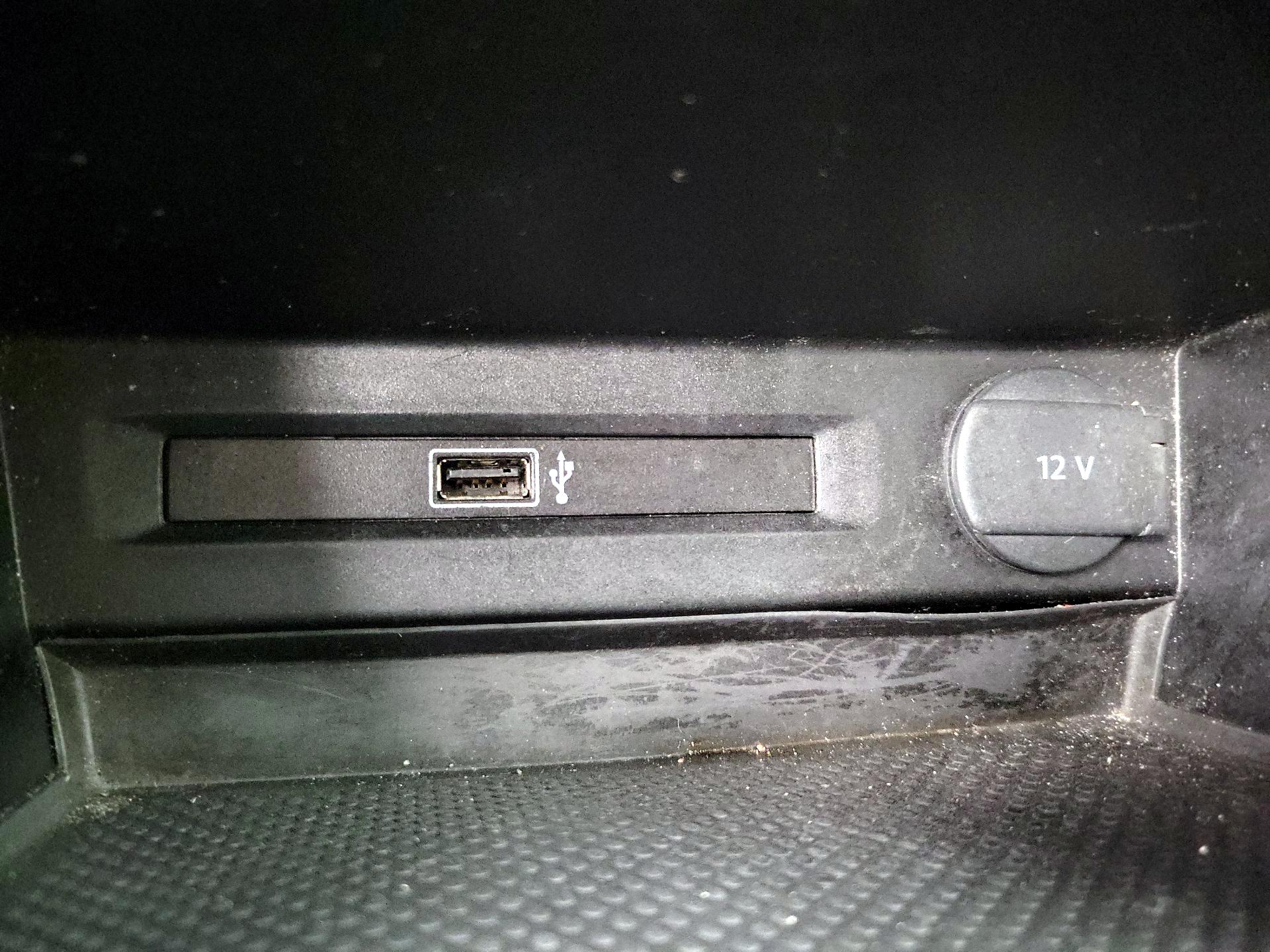 Thumbnail: 2018 Volkswagen Tiguan - 18