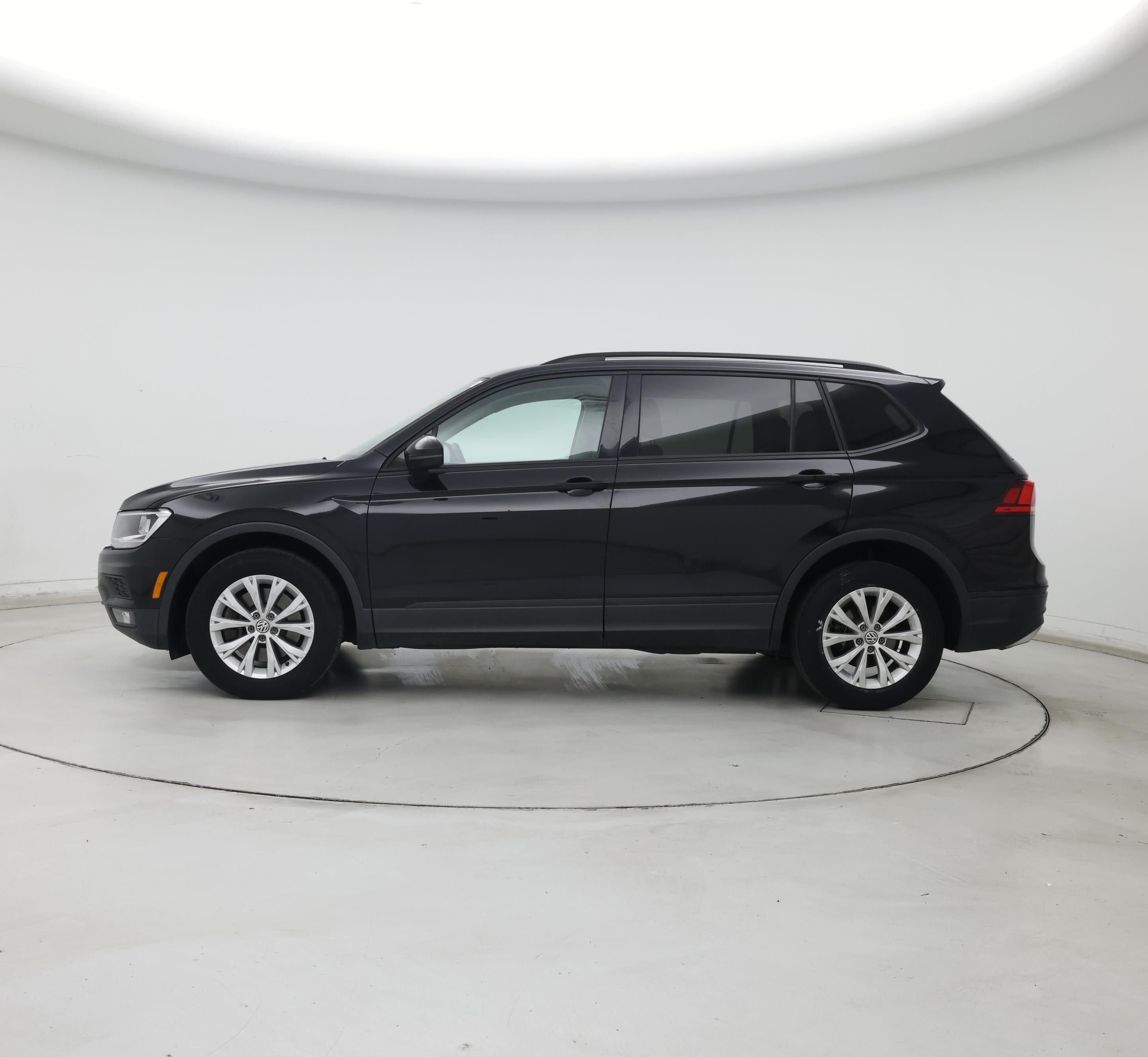 Thumbnail: 2018 Volkswagen Tiguan - 3