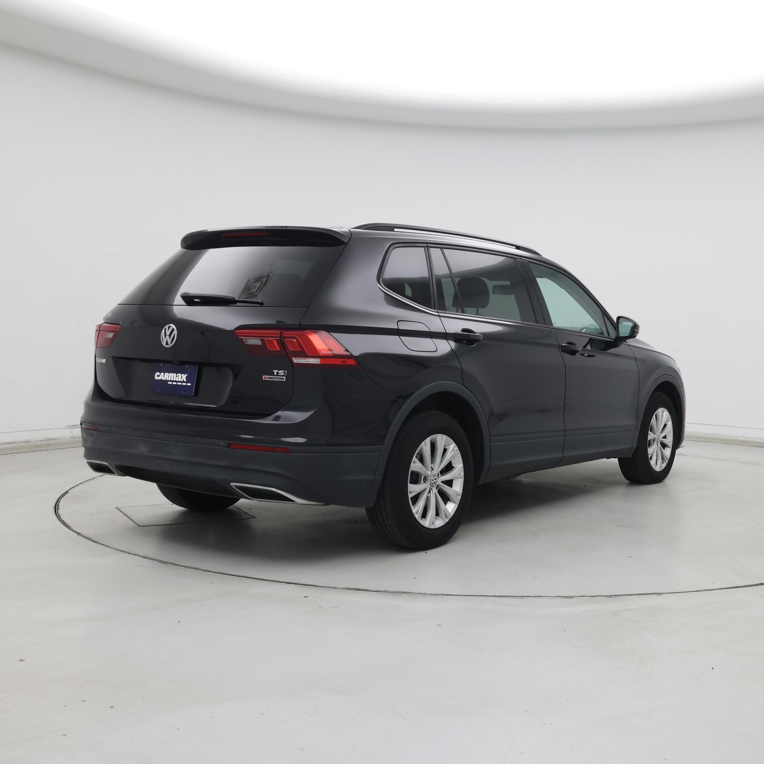 Thumbnail: 2018 Volkswagen Tiguan - 8