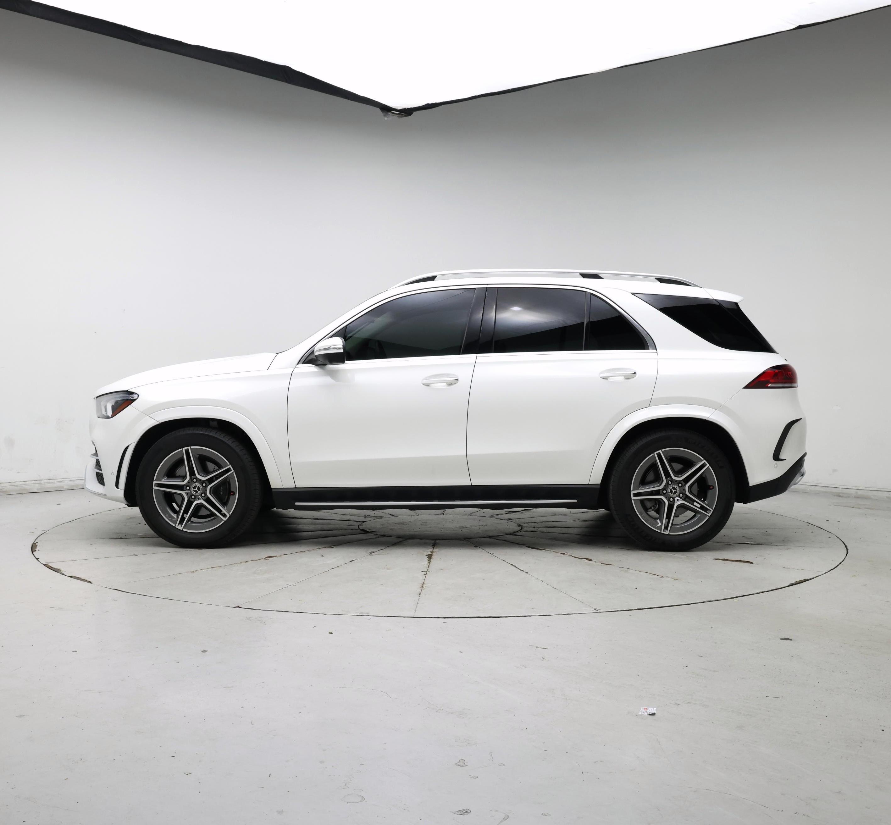 Thumbnail: 2020 Mercedes-Benz GLE - 3