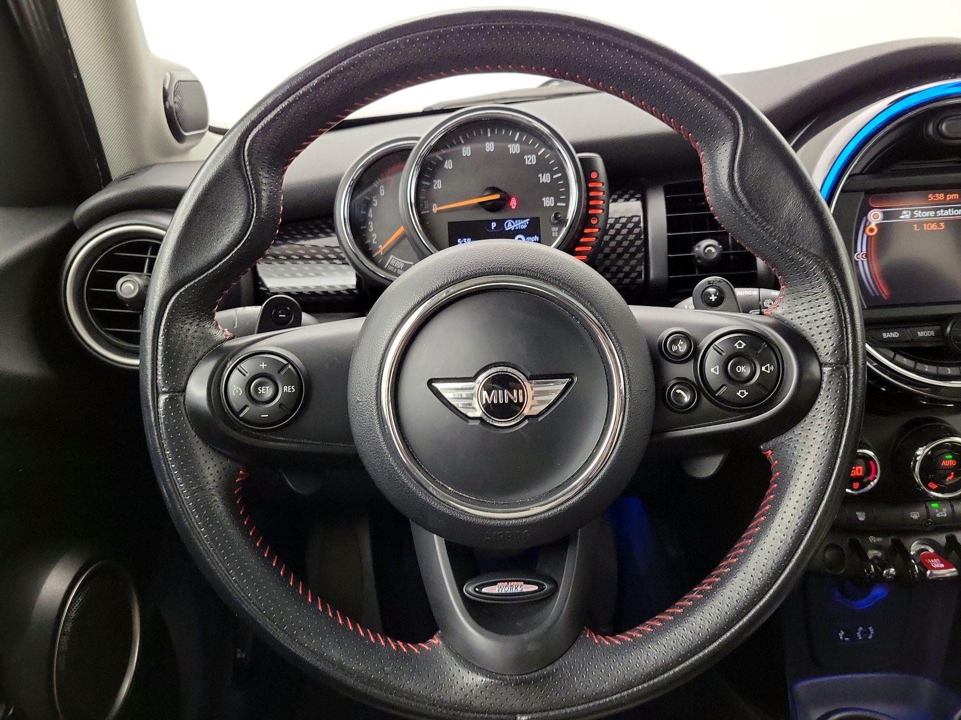 Thumbnail: 2015 MINI Cooper Hardtop - 10