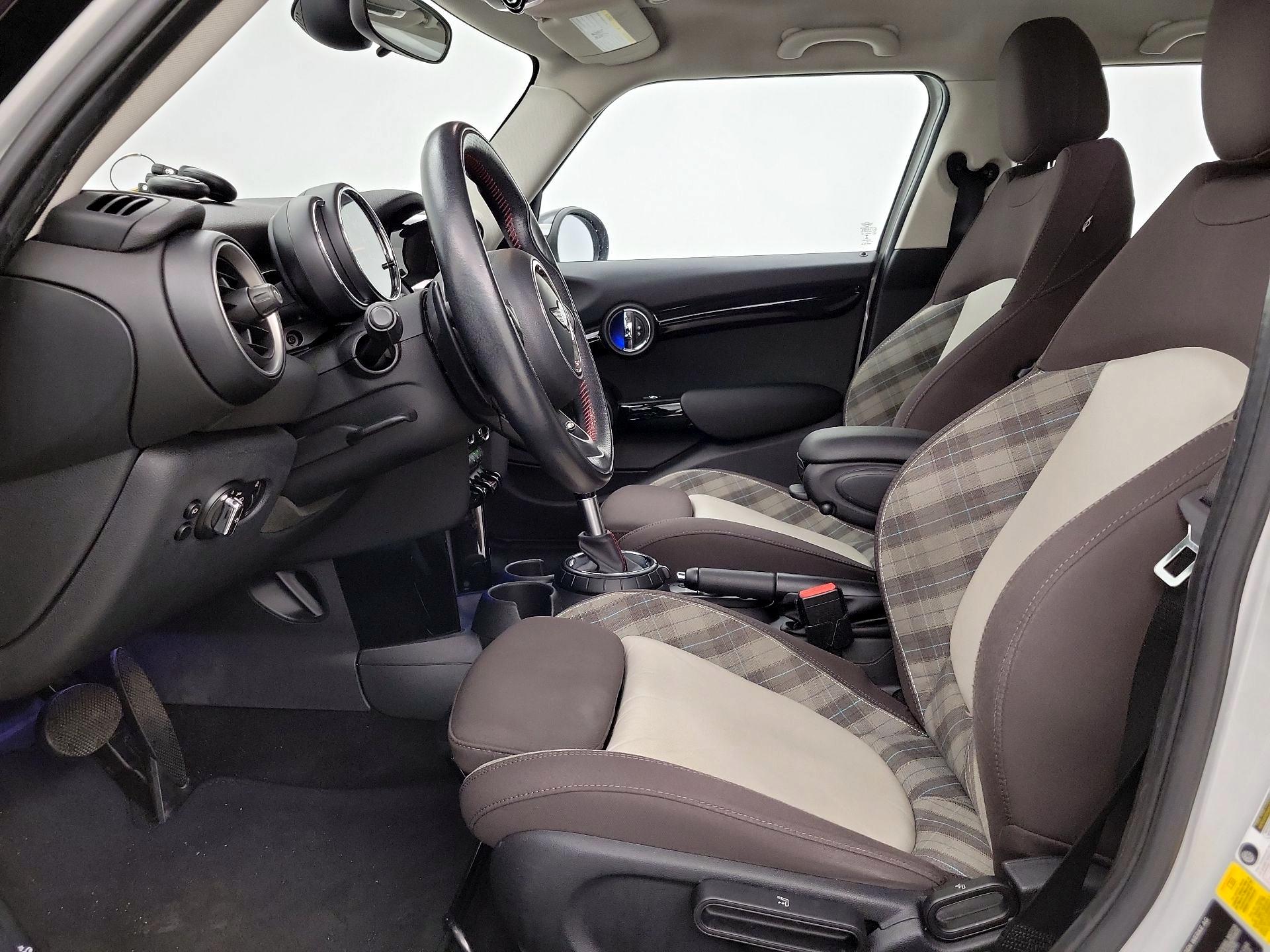 Thumbnail: 2015 MINI Cooper Hardtop - 11