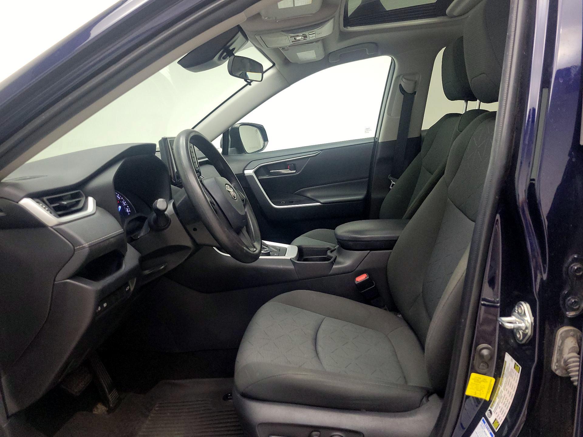 Thumbnail: 2021 Toyota RAV4 - 11