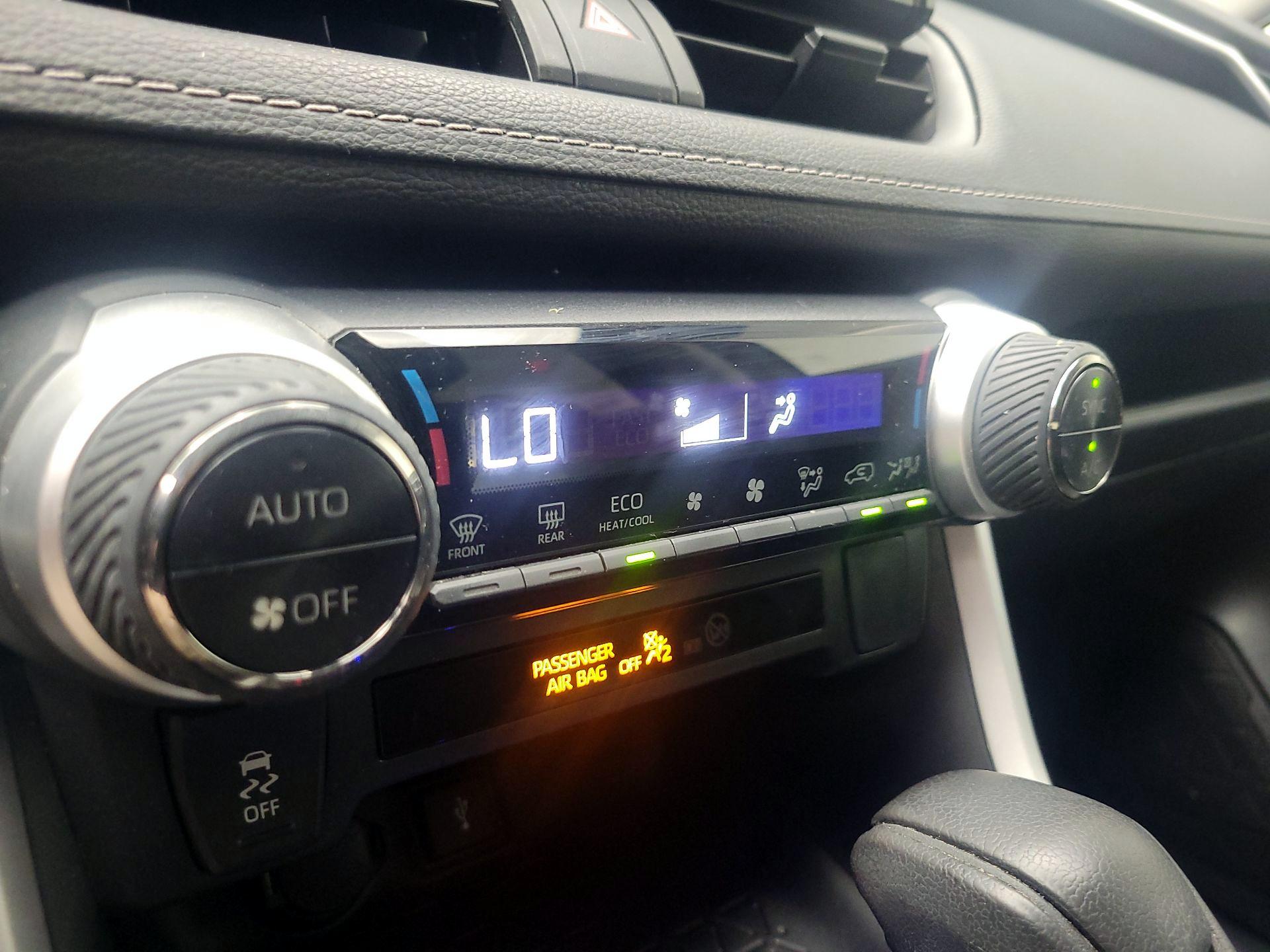 Thumbnail: 2021 Toyota RAV4 - 16
