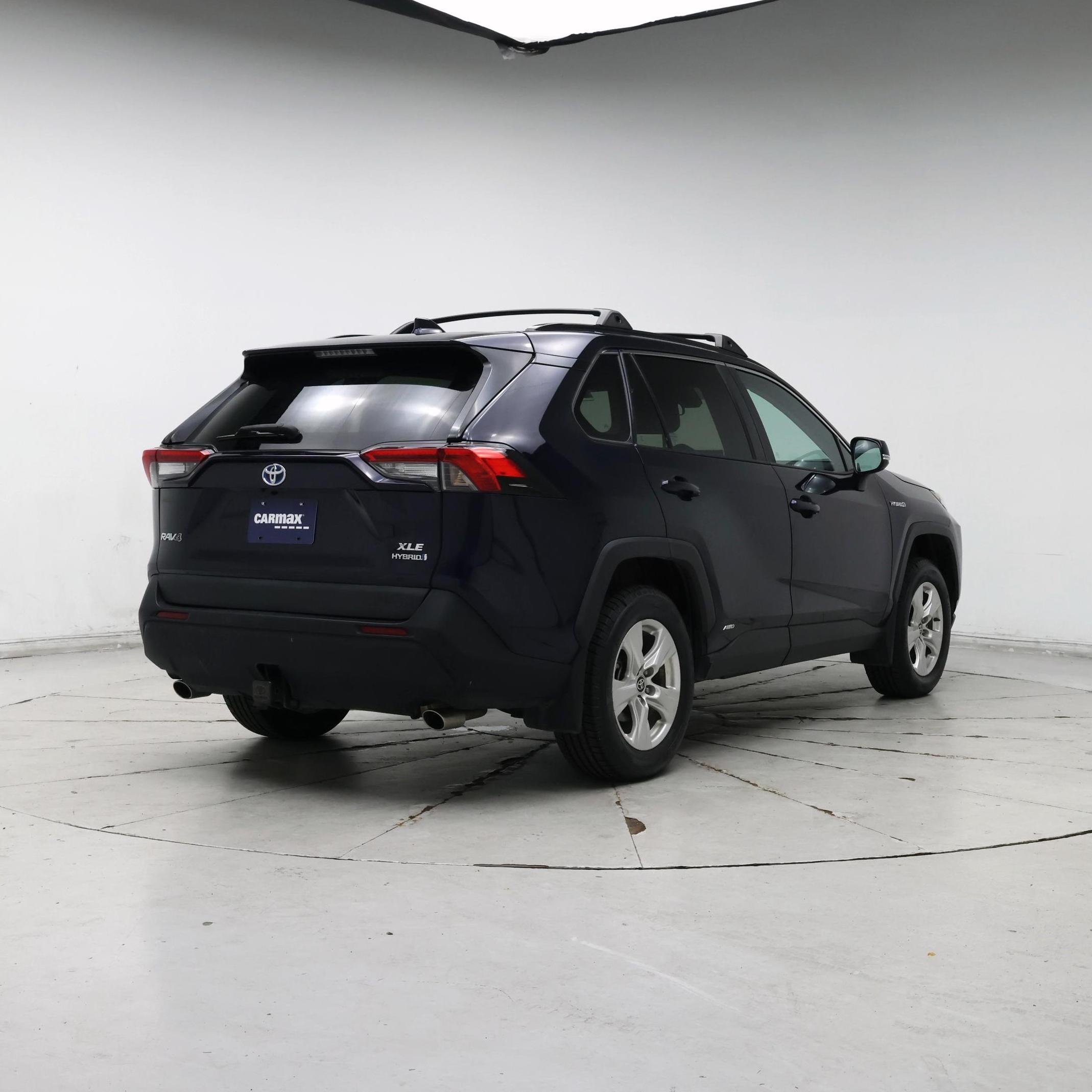 Thumbnail: 2021 Toyota RAV4 - 8