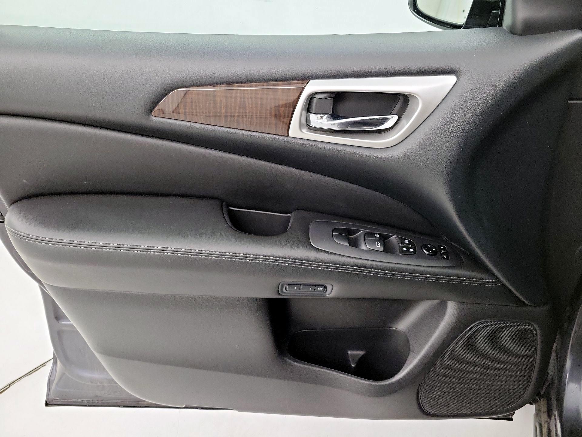 Thumbnail: 2014 Nissan Pathfinder - 12