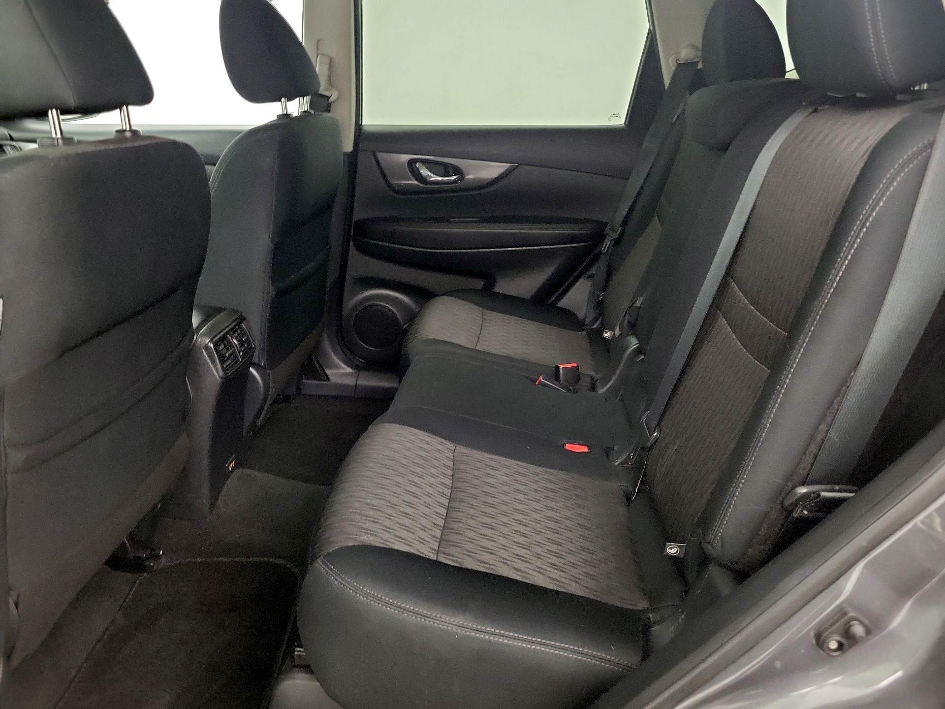 Thumbnail: 2019 Nissan Rogue - 19
