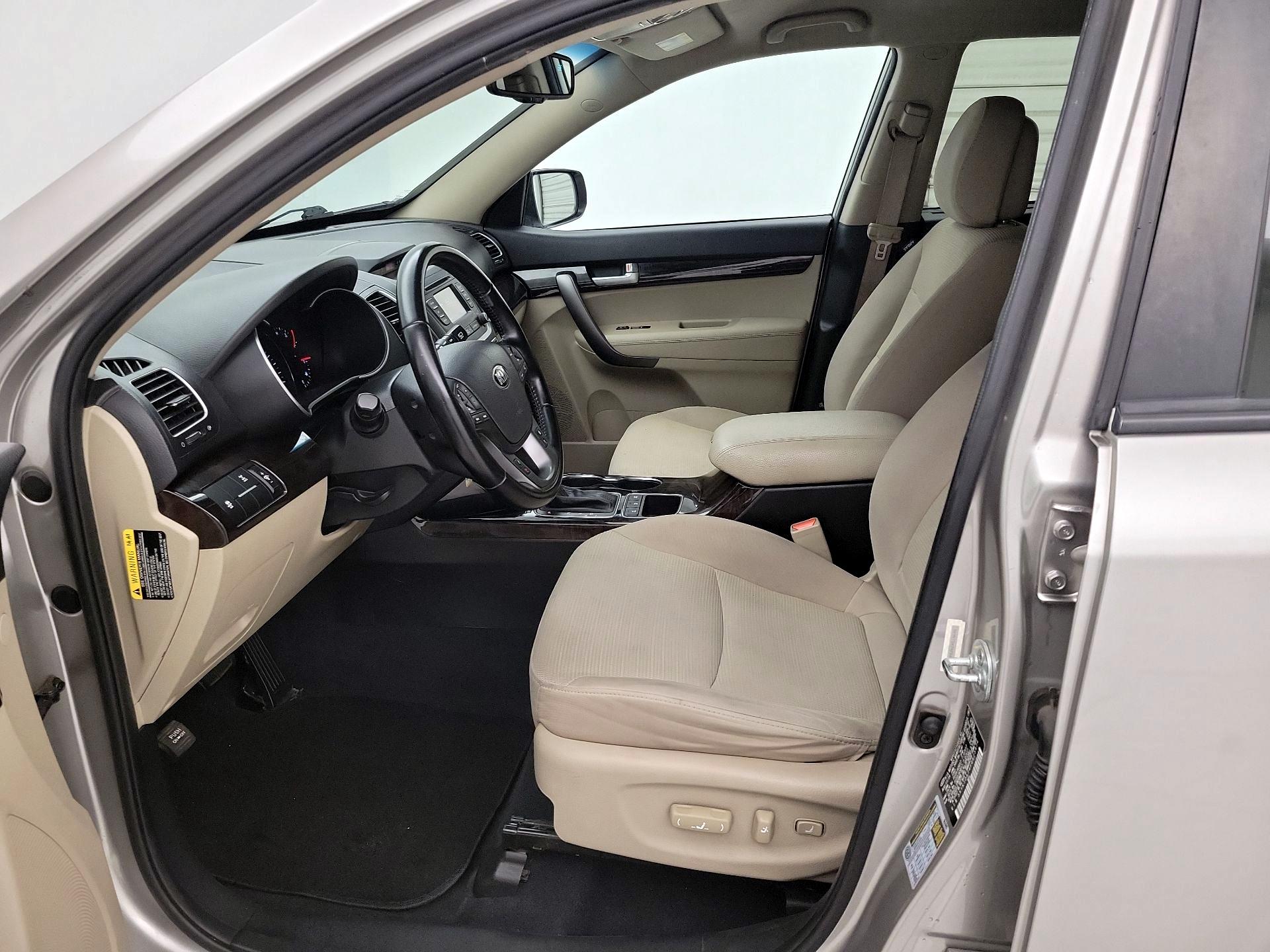 Thumbnail: 2015 Kia Sorento - 11