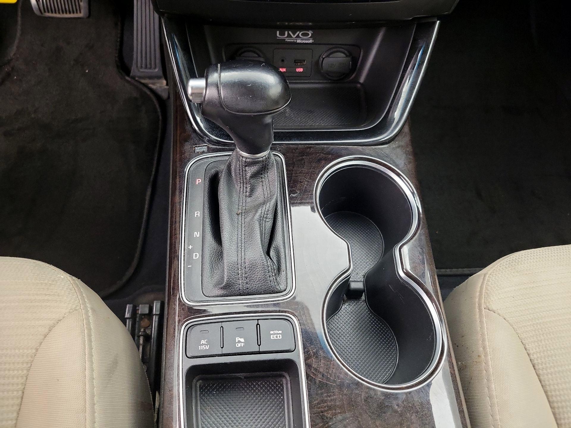 Thumbnail: 2015 Kia Sorento - 17