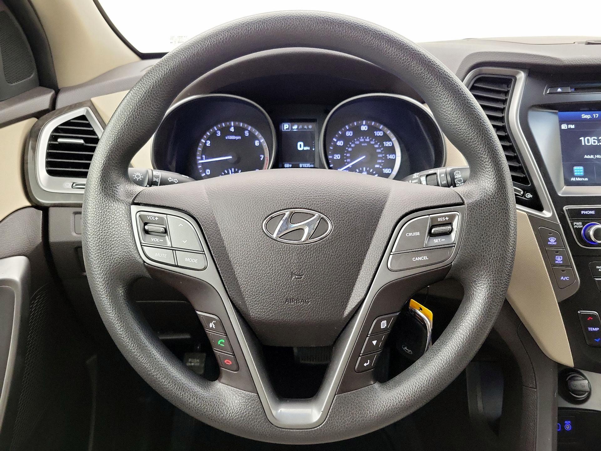 Thumbnail: 2018 Hyundai Santa Fe - 10